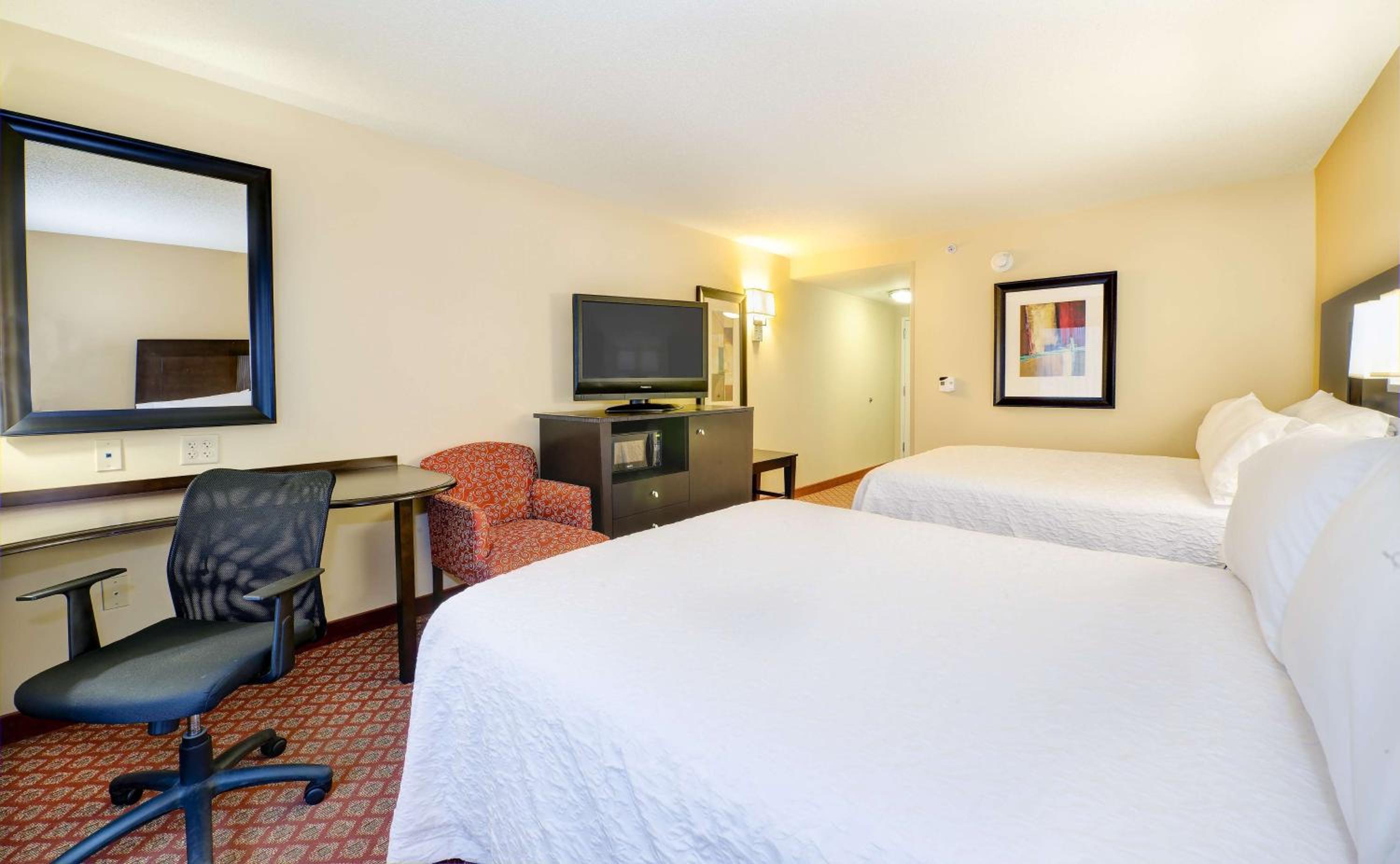 Room with Two Queen Beds - Non-Smoking - Photo 1