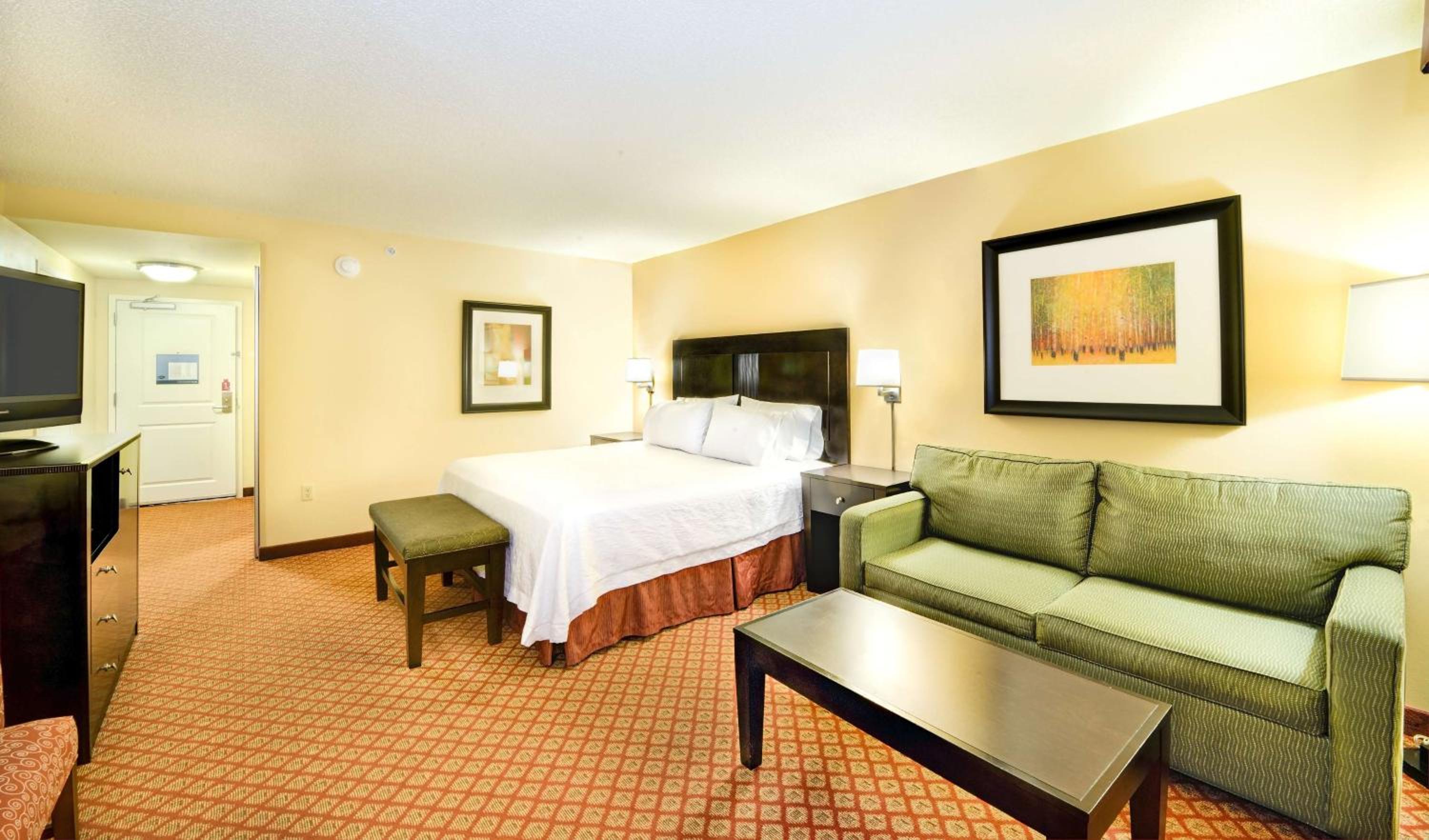 King Room with Sofa Bed - Non-Smoking - Photo 1