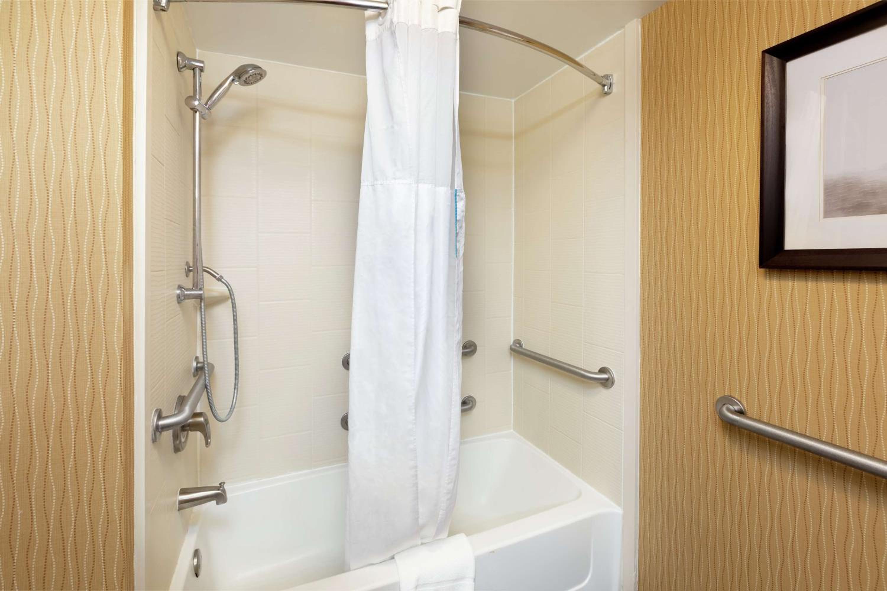 King Room - Mobility Access/Non-Smoking - Photo 3