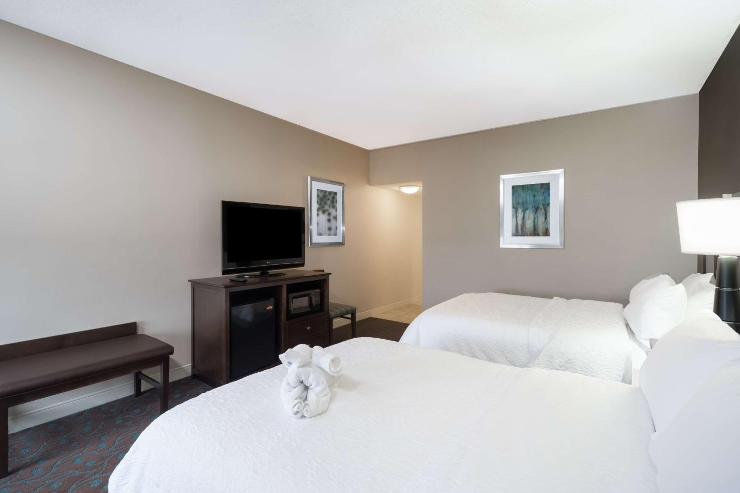Double Room with Microwave and Refrigerator - Non-Smoking  photo 1