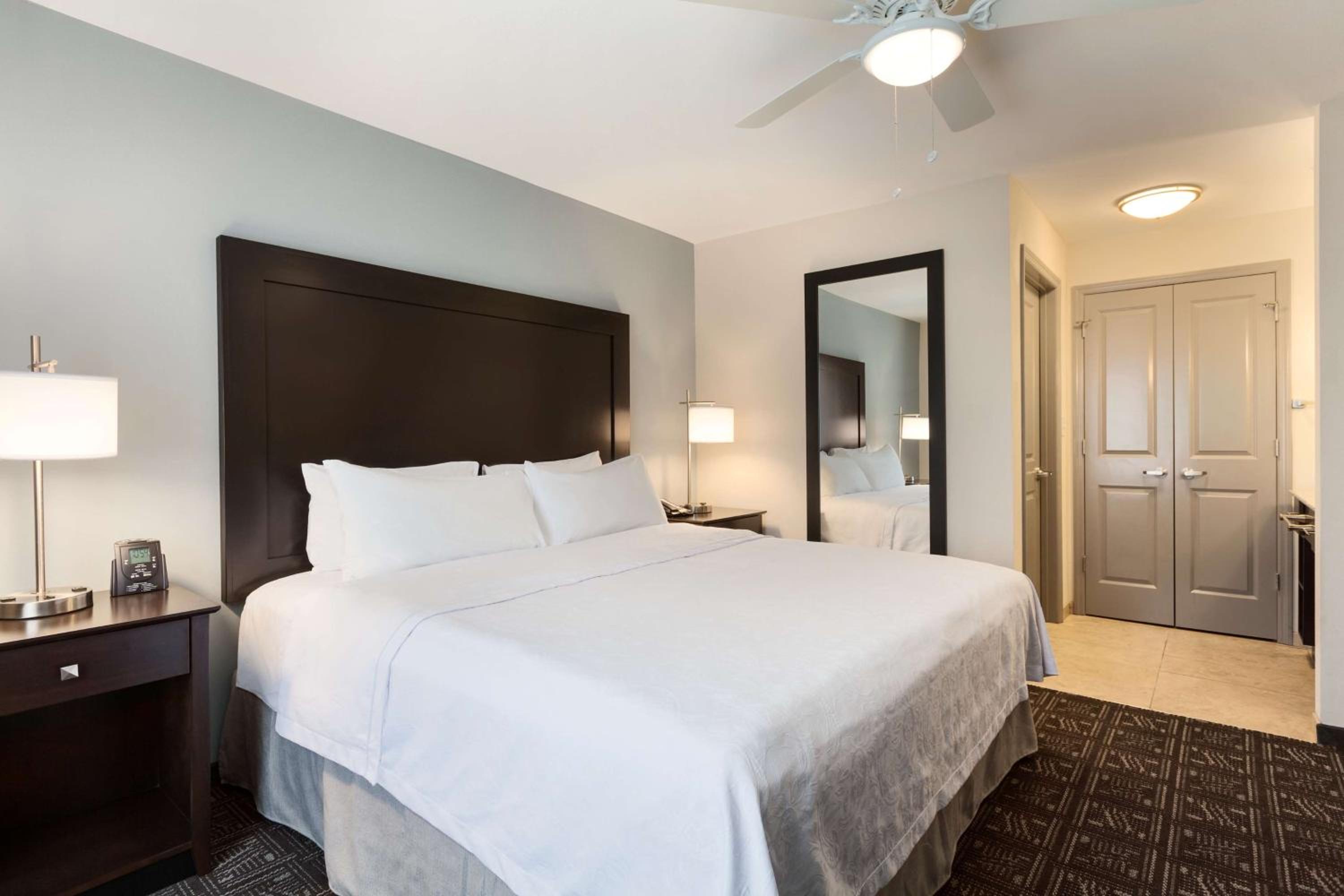King Studio Suite - Hearing Access/Non-Smoking