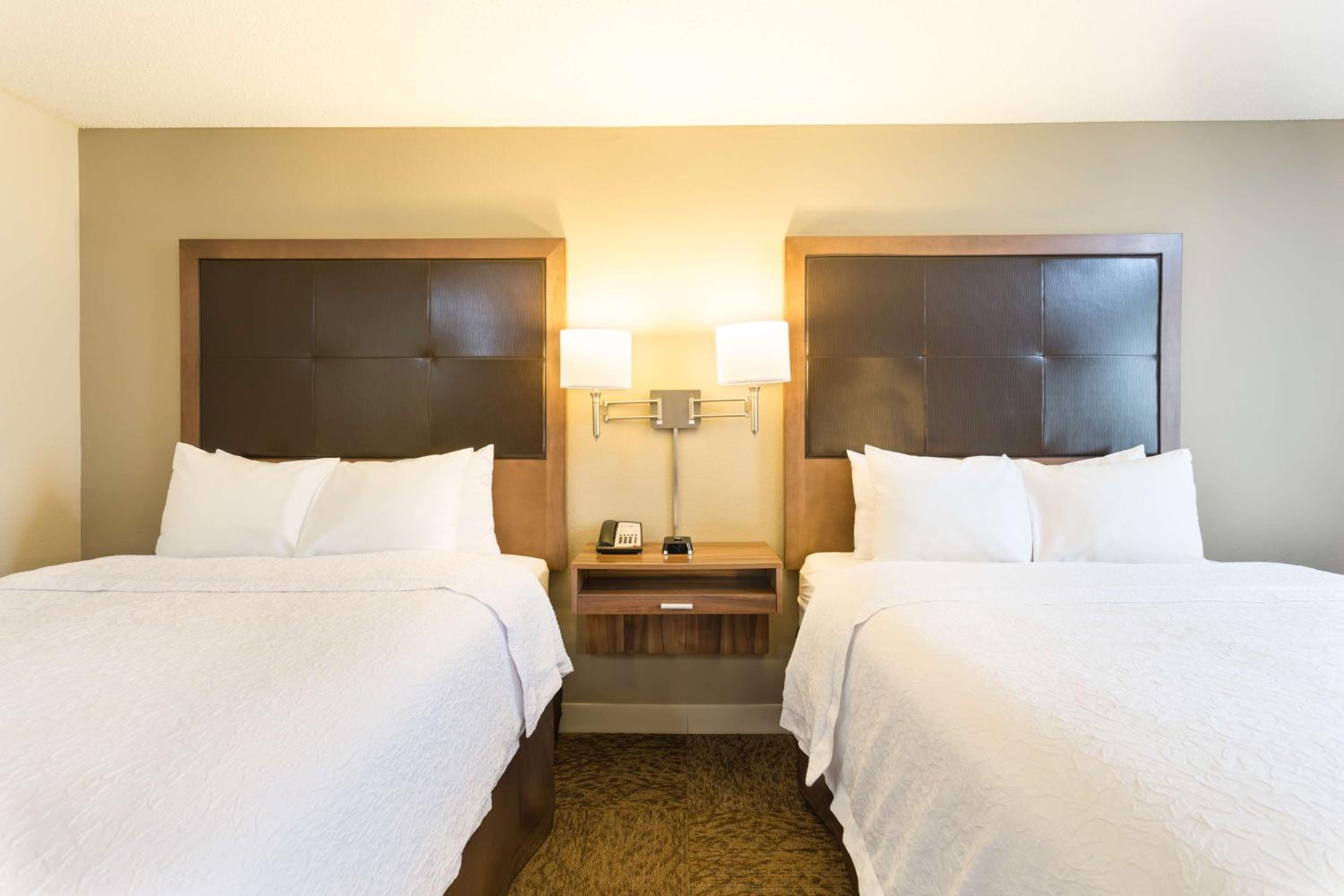 Room with Two Queen Beds - Non-Smoking - Photo 1
