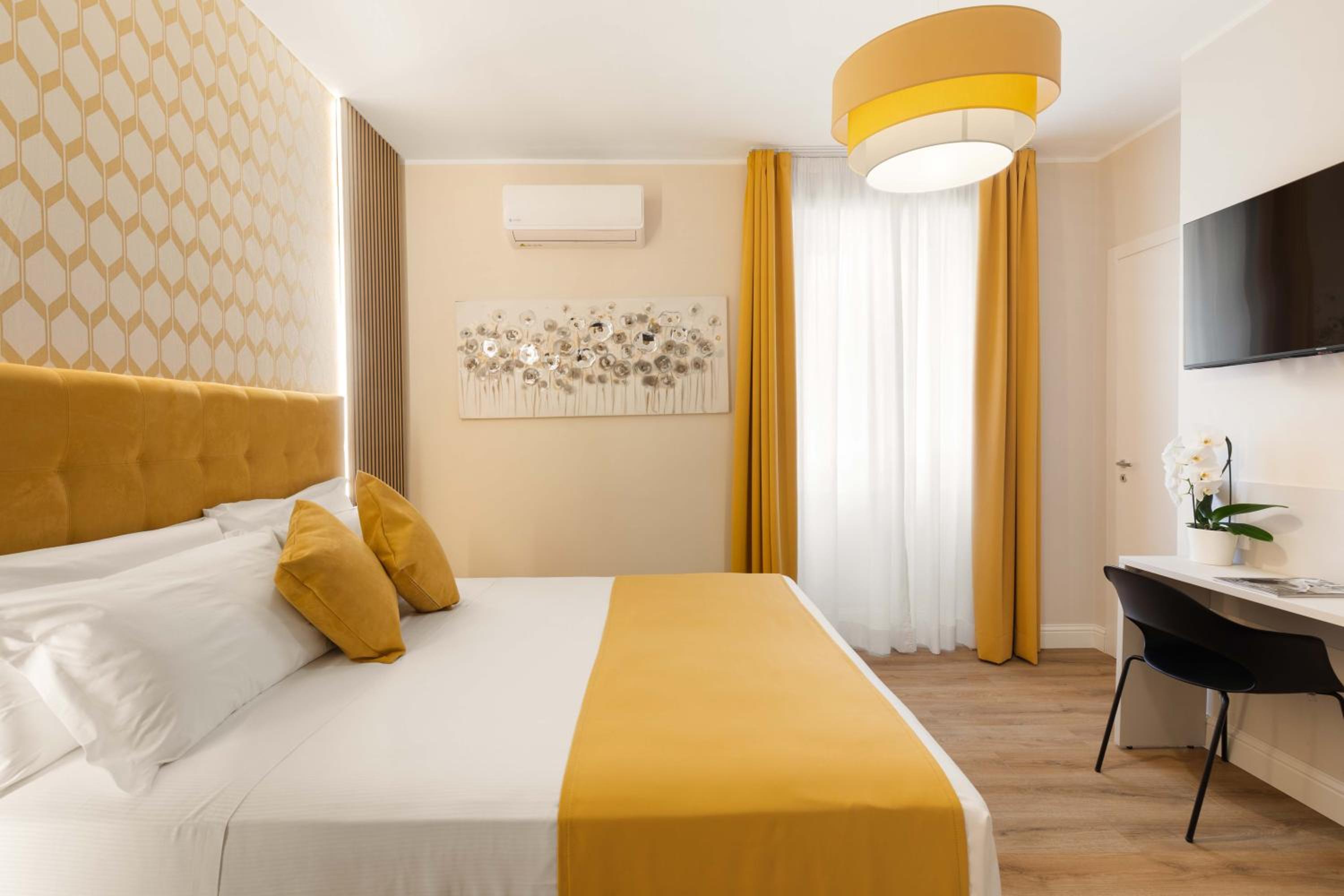 Deluxe Queen Room