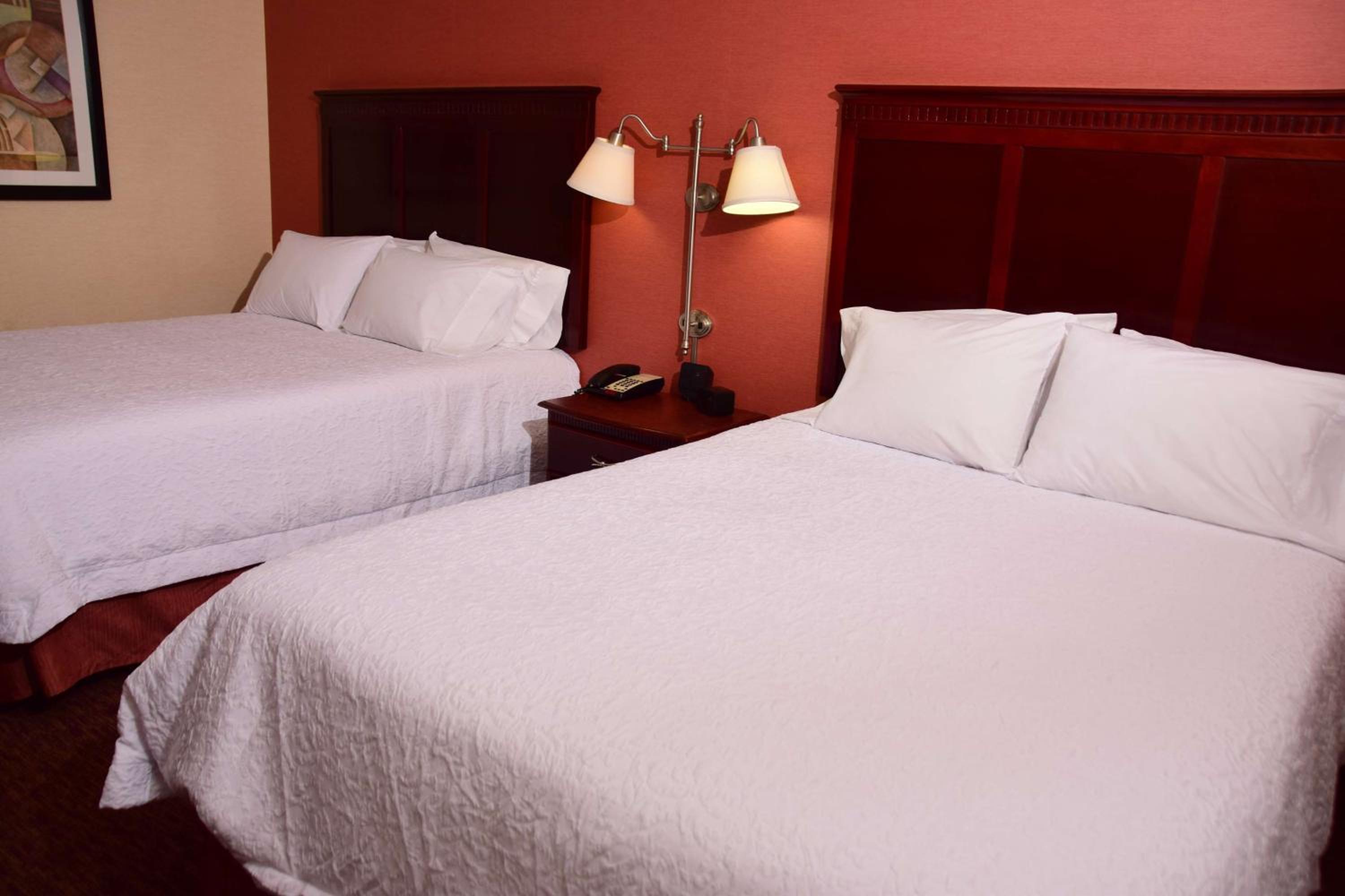Room with Two Queen Beds - Non-Smoking photo 2