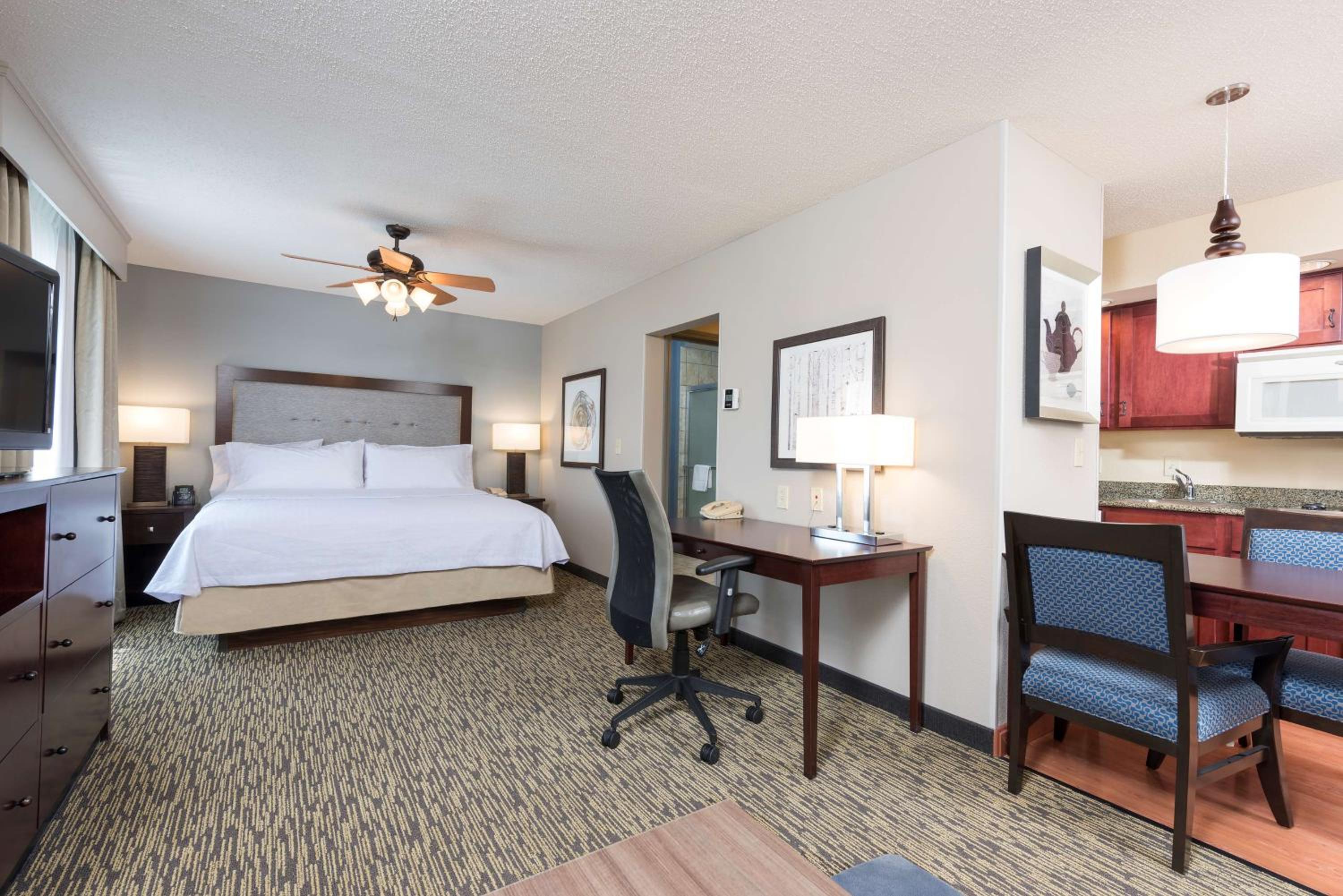 King Studio Suite - Non-Smoking - Photo 1