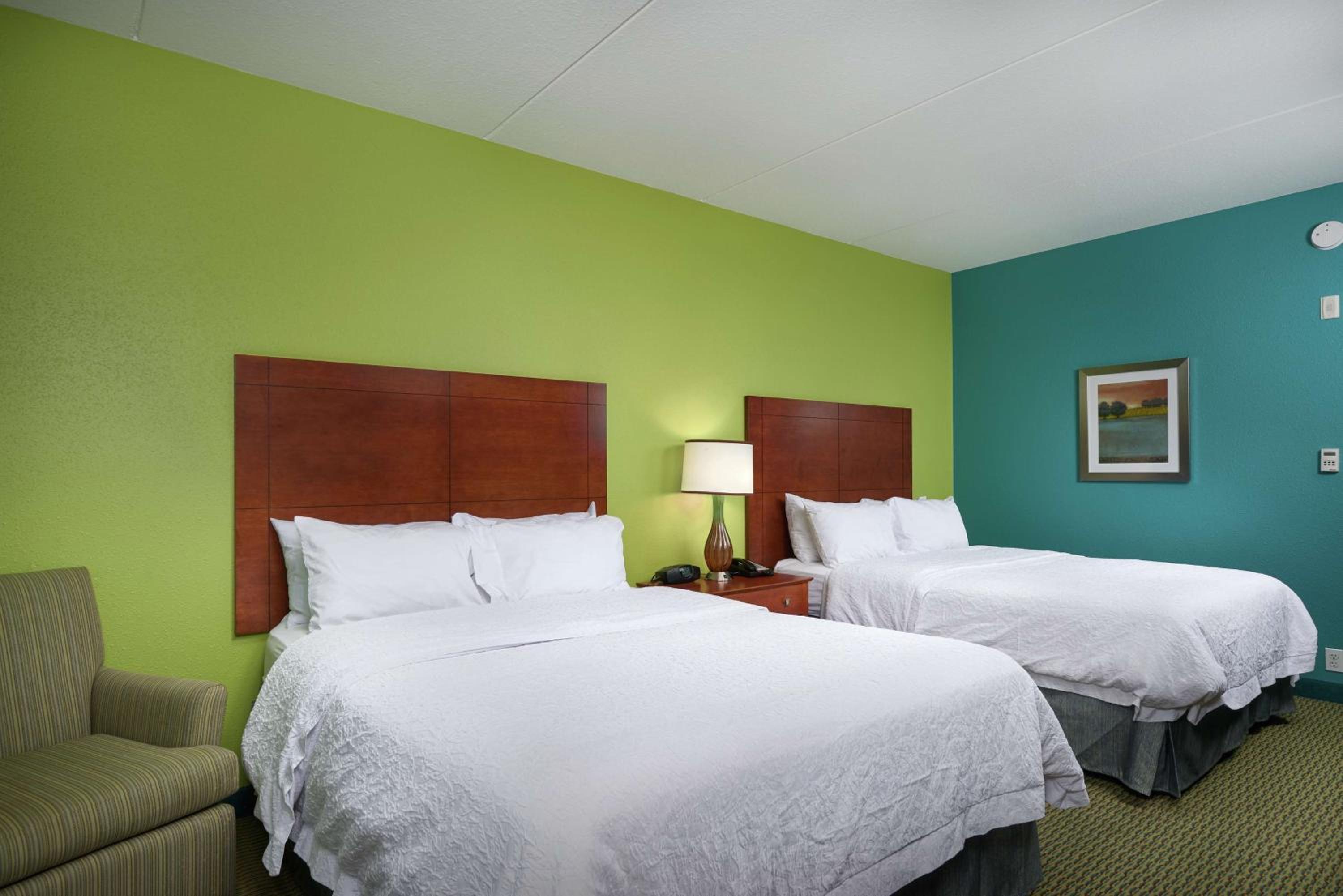 Room with Two Queen Beds - Non-Smoking - Photo 1