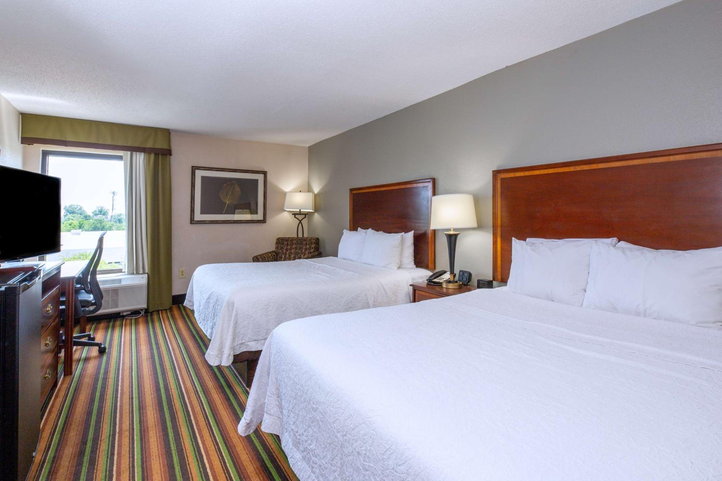 Room with Two Queen Beds - Non-Smoking - Photo 1