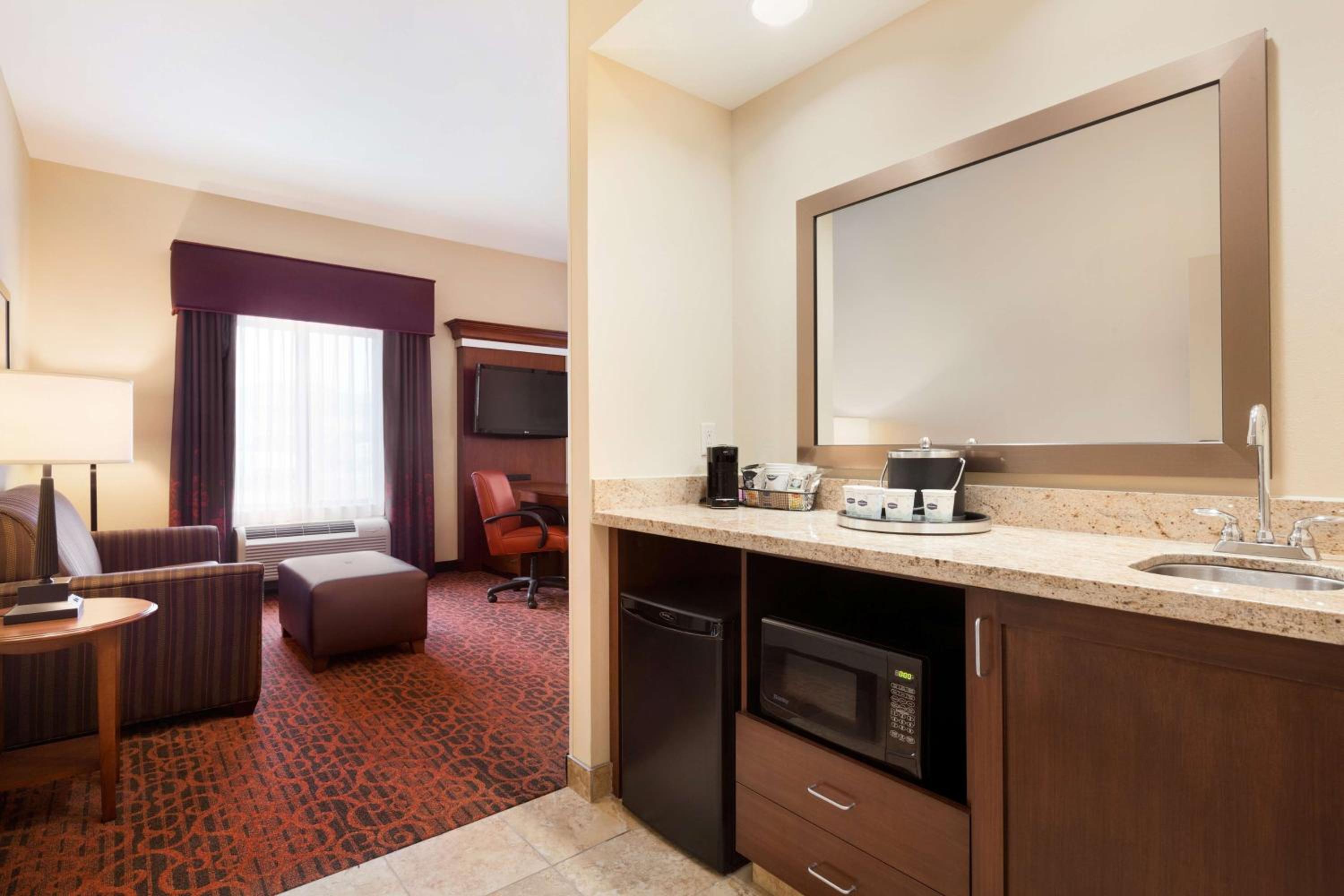 King Studio Suite photo 3