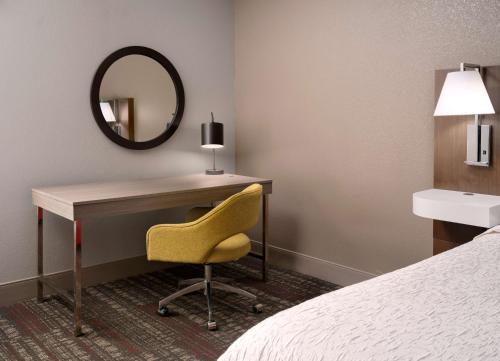 King Room with Sofa Bed photo 3