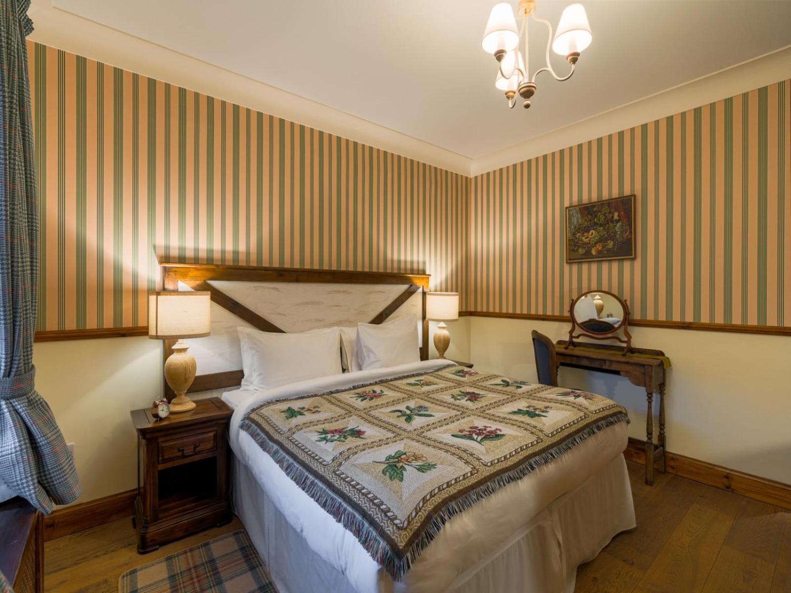 Queen Room - Disability Access photo 2