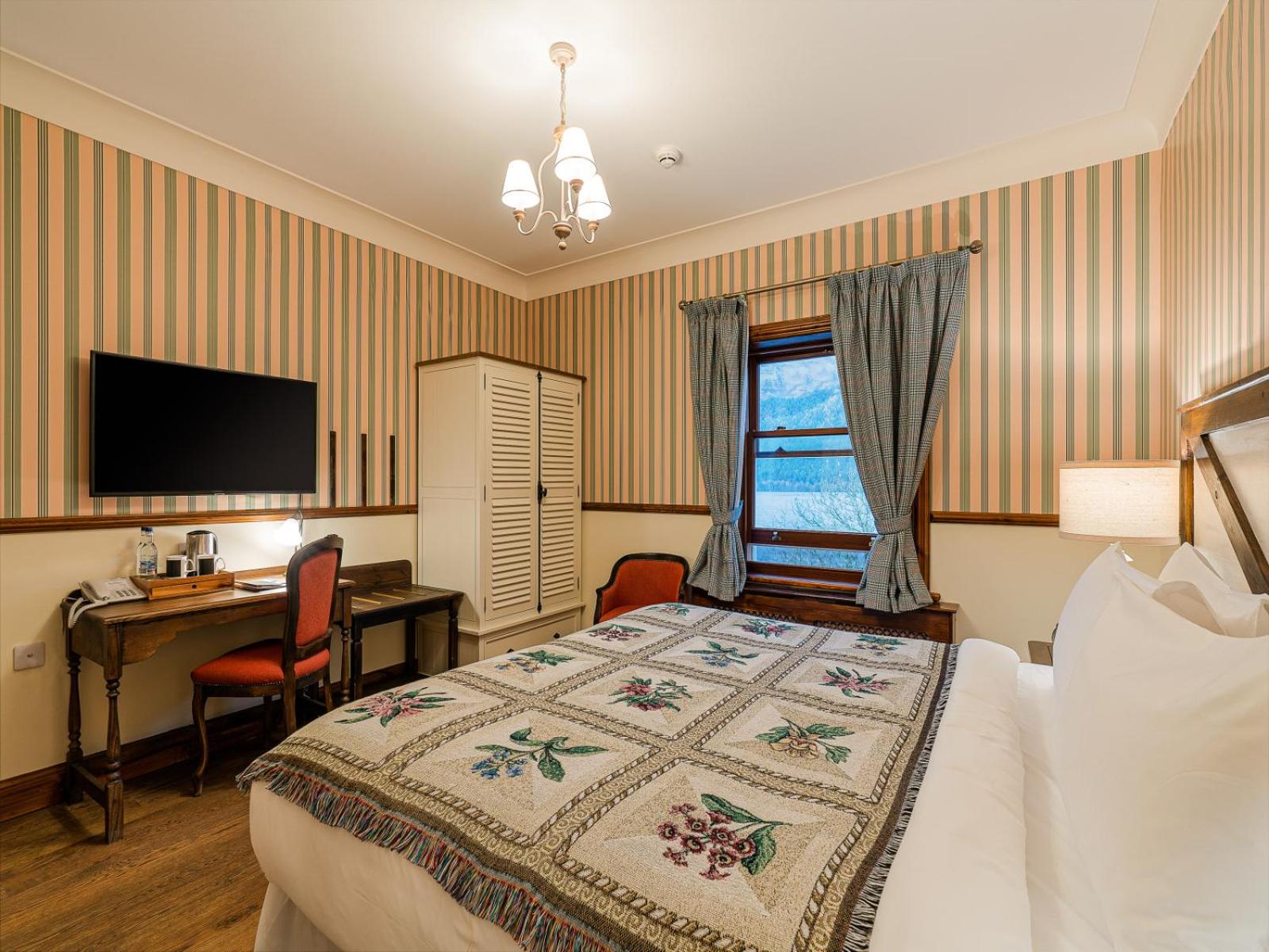Queen Room - Disability Access photo 1
