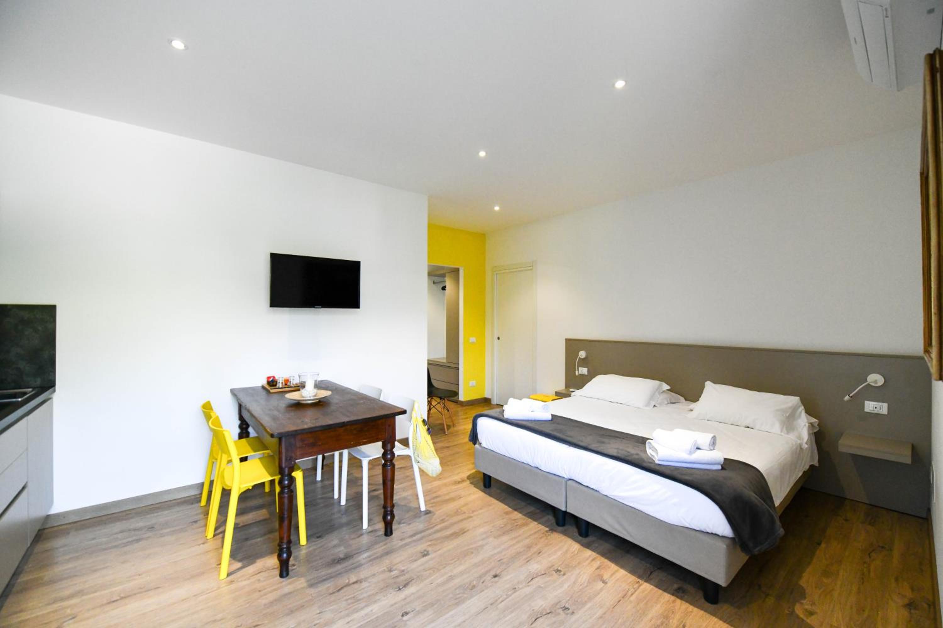 Studio Apartment photo 2