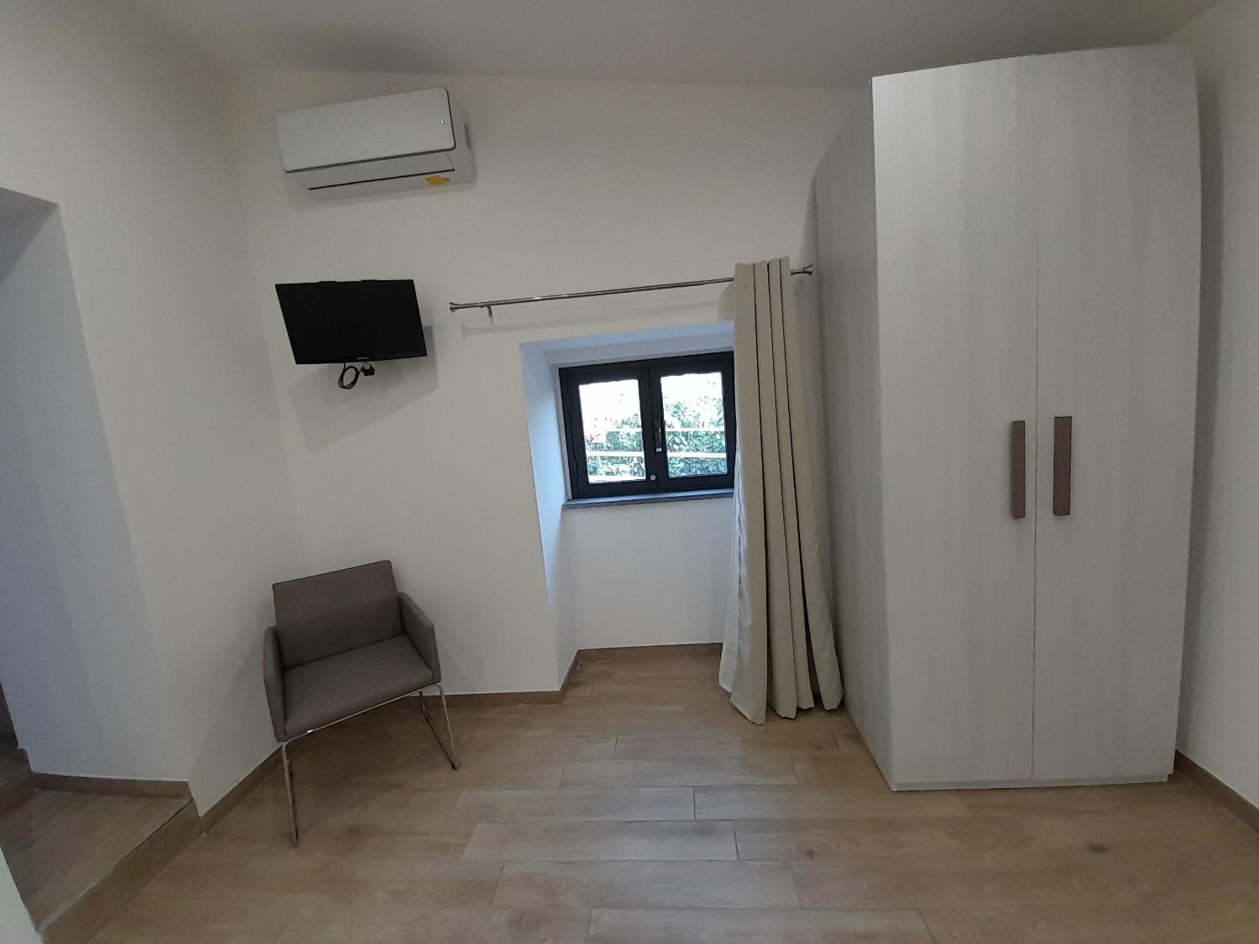 One-Bedroom House photo 2