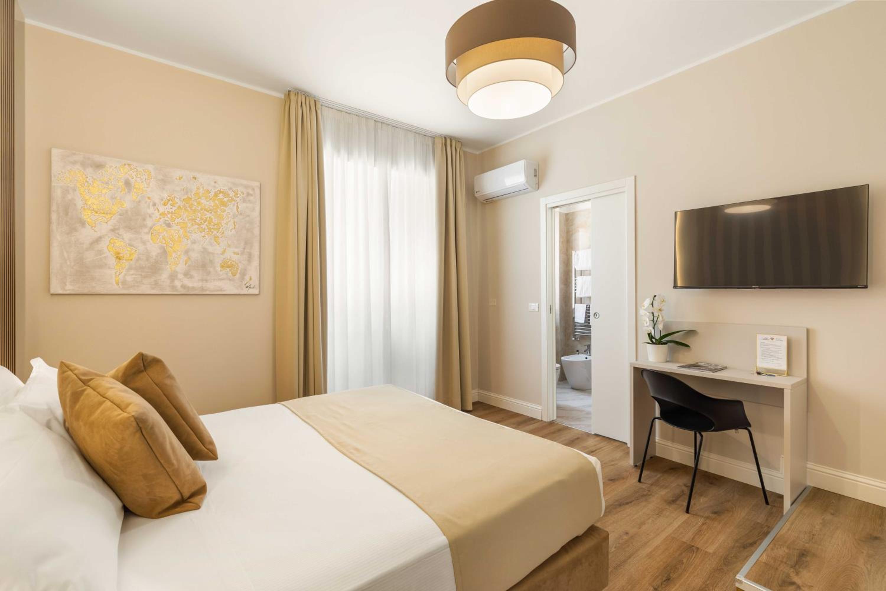 Deluxe Double or Twin Room photo 2