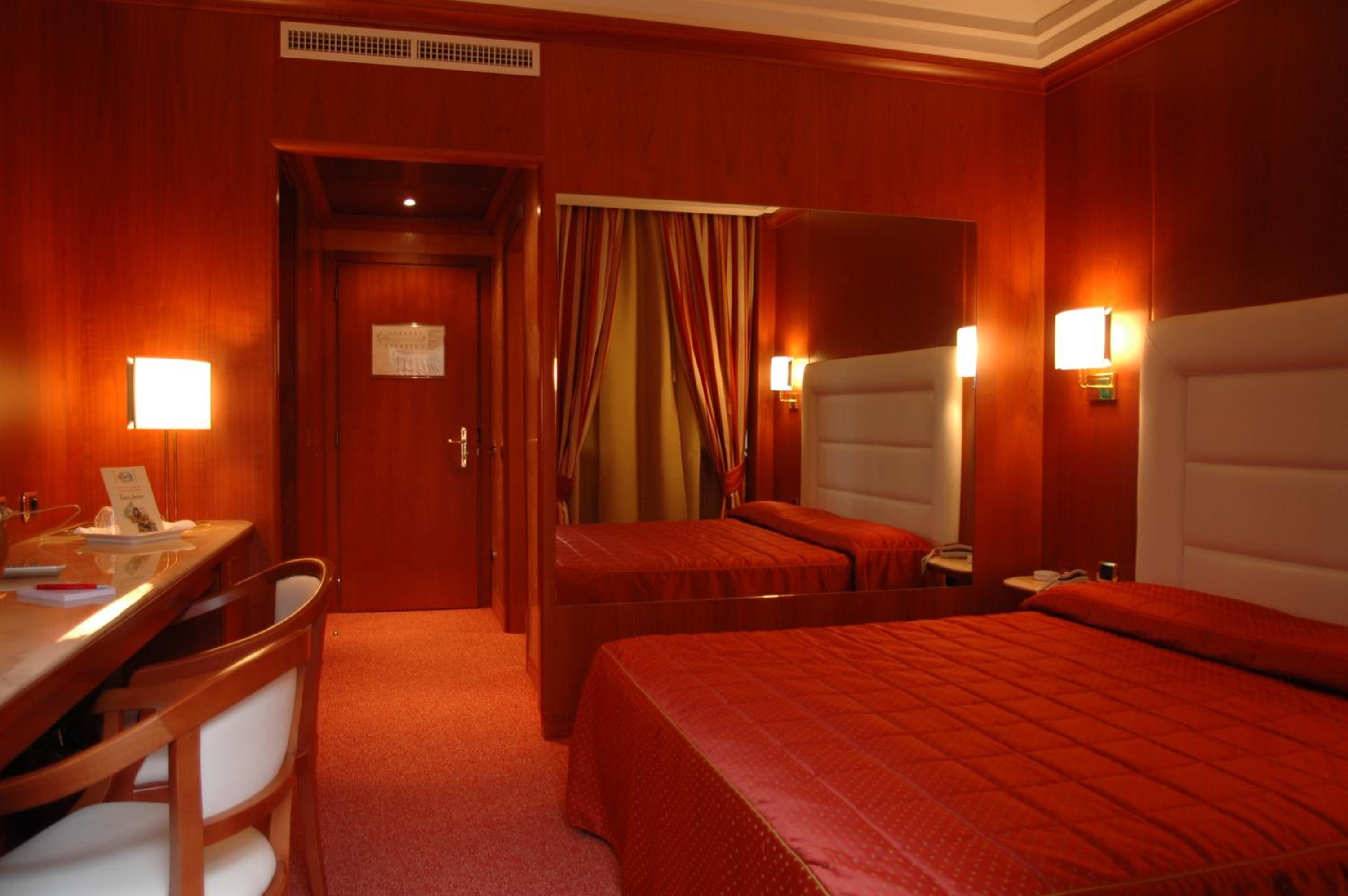 Double Room - Photo 3