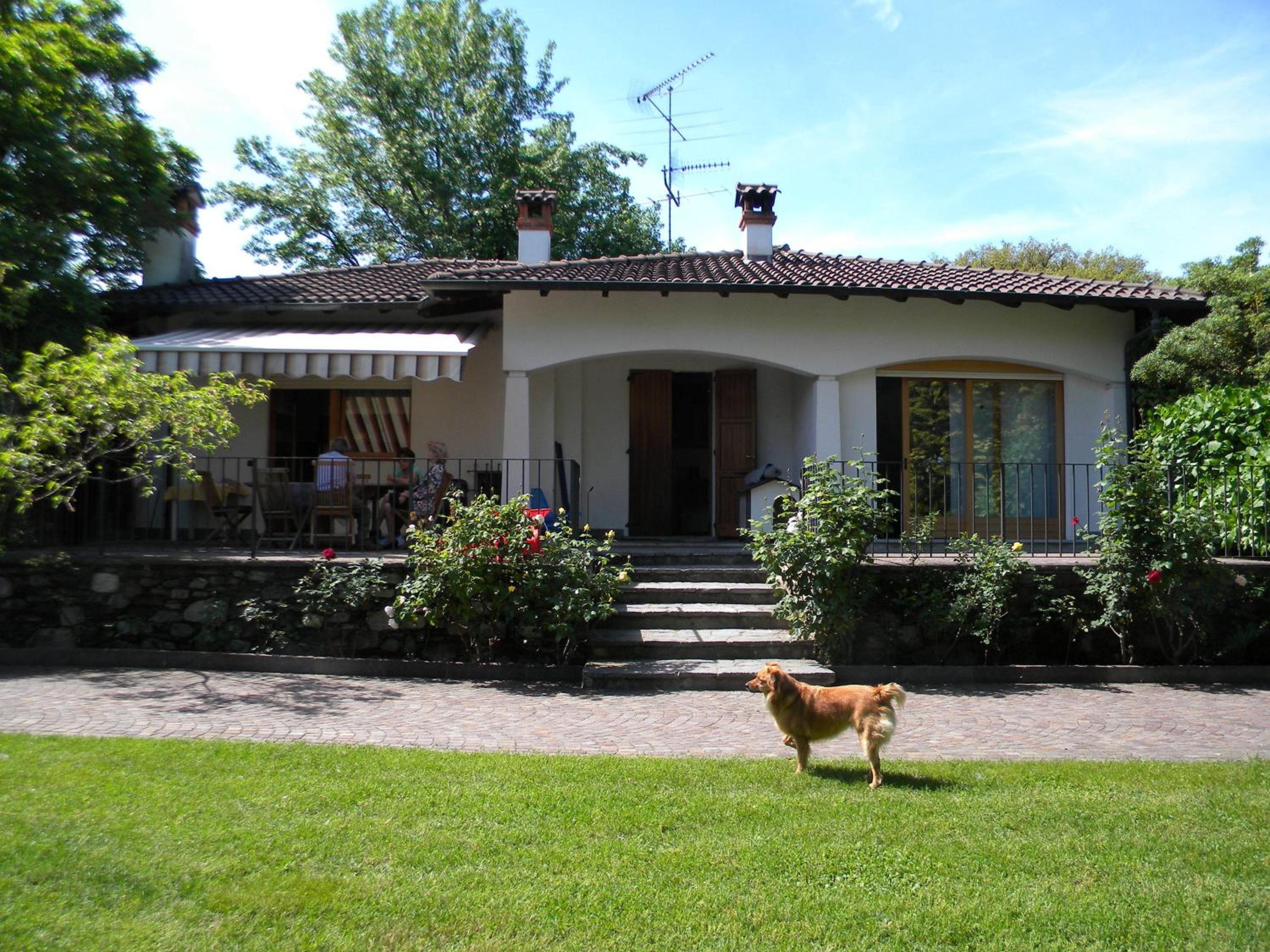 Villa photo 2