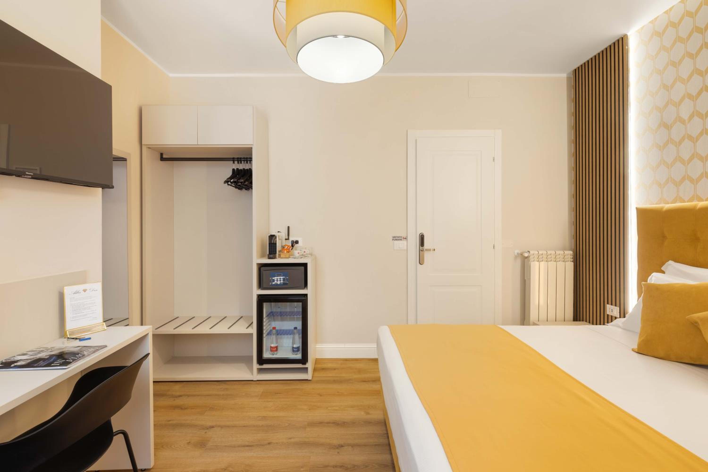 Deluxe Queen Room photo 2