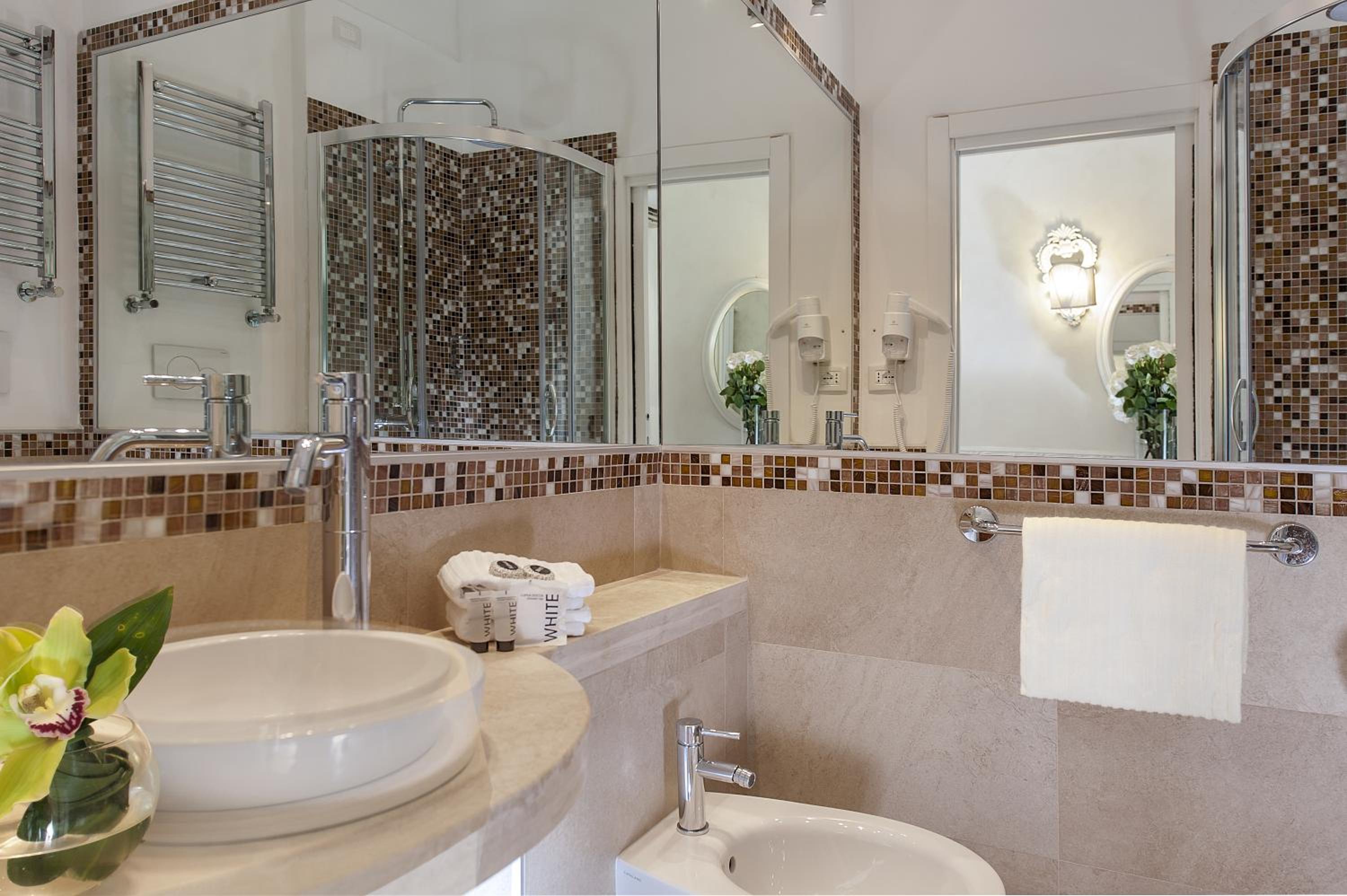 Standard Double or Twin Room photo 2