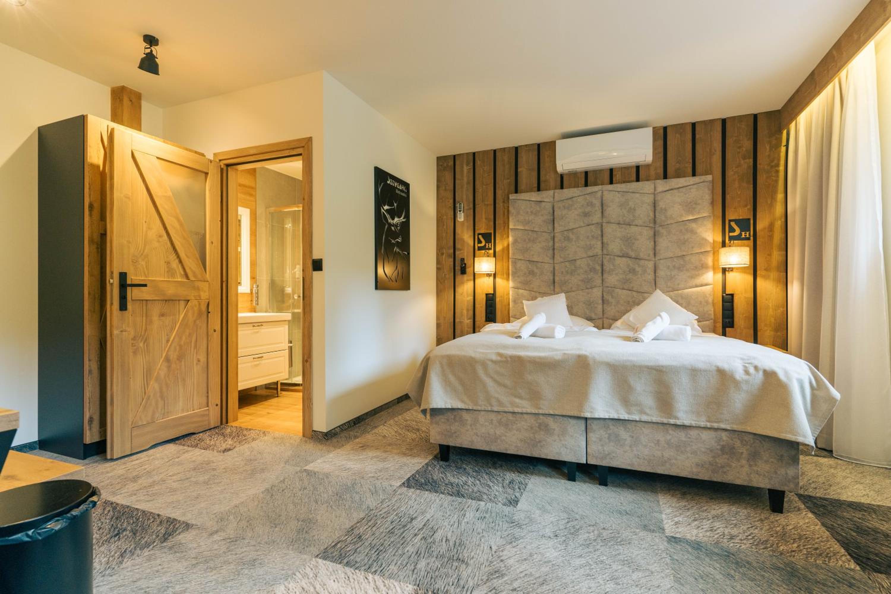 Standard King Room