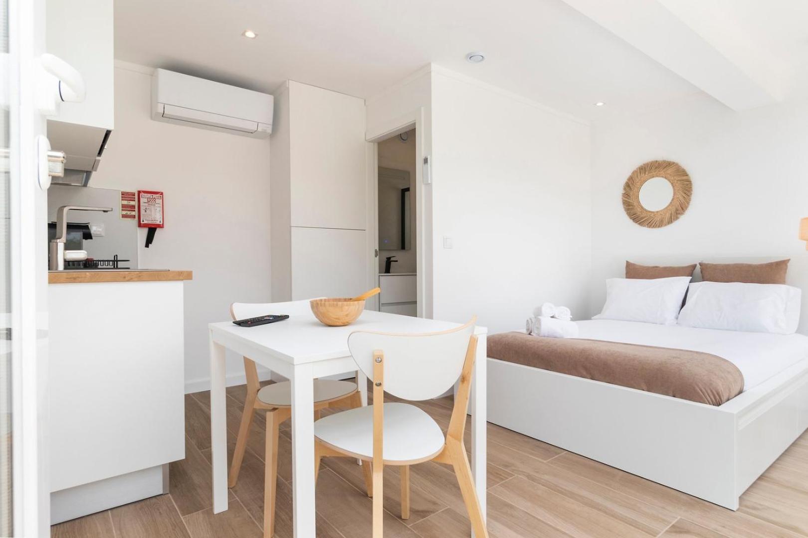 One-Bedroom House photo 2
