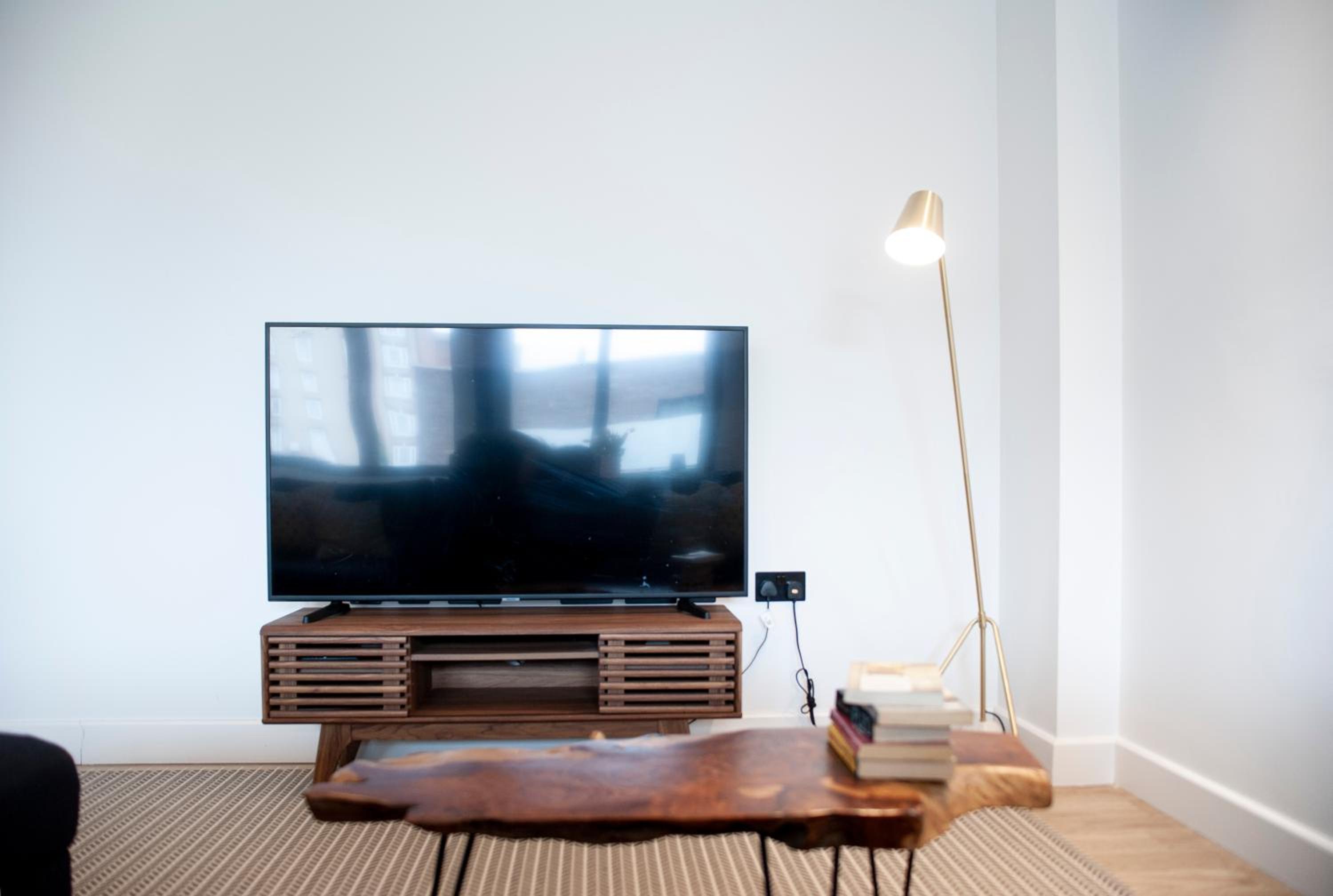 One-Bedroom Apartment with Balcony photo 1