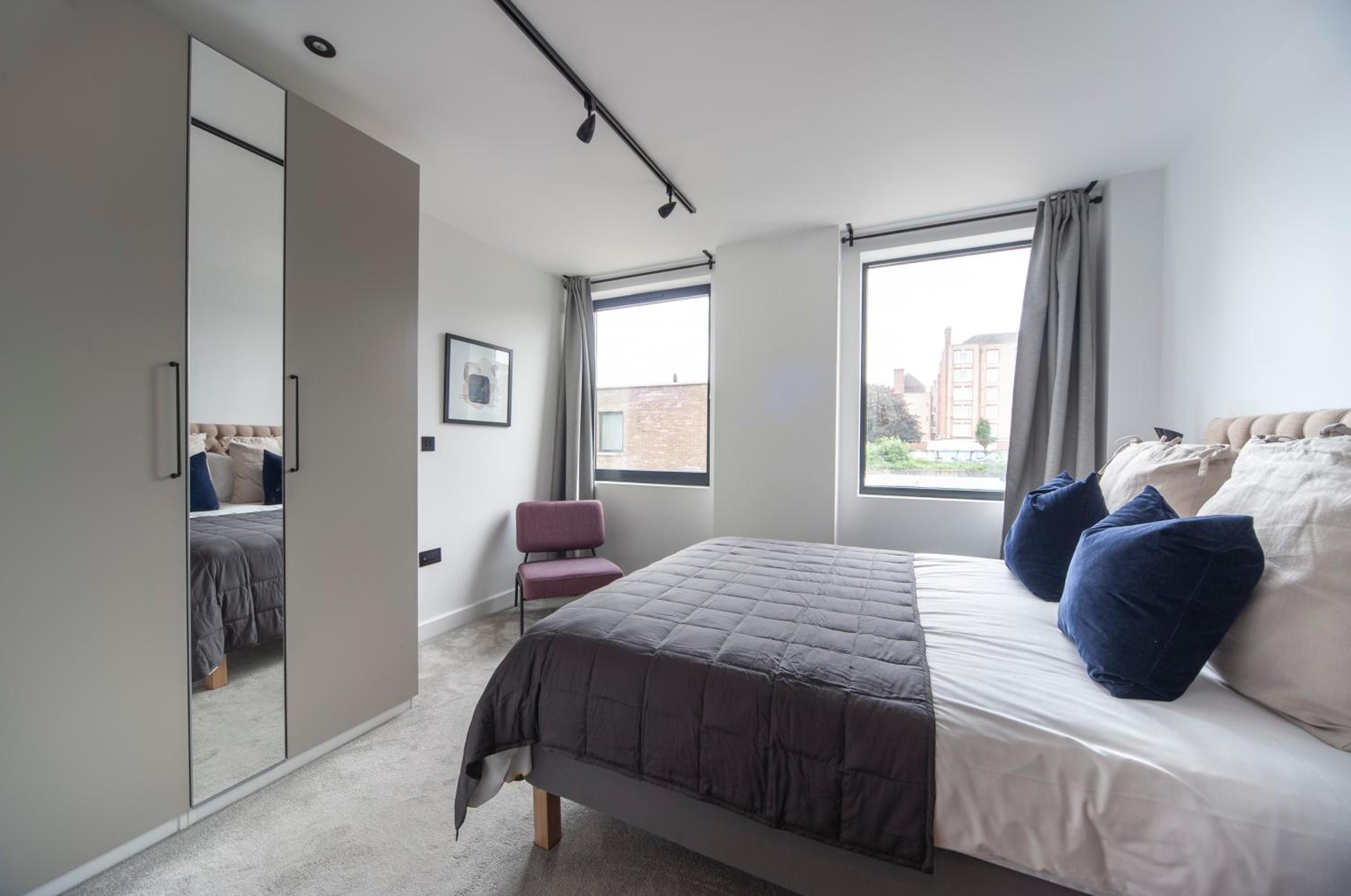 One-Bedroom Apartment with Balcony photo 3