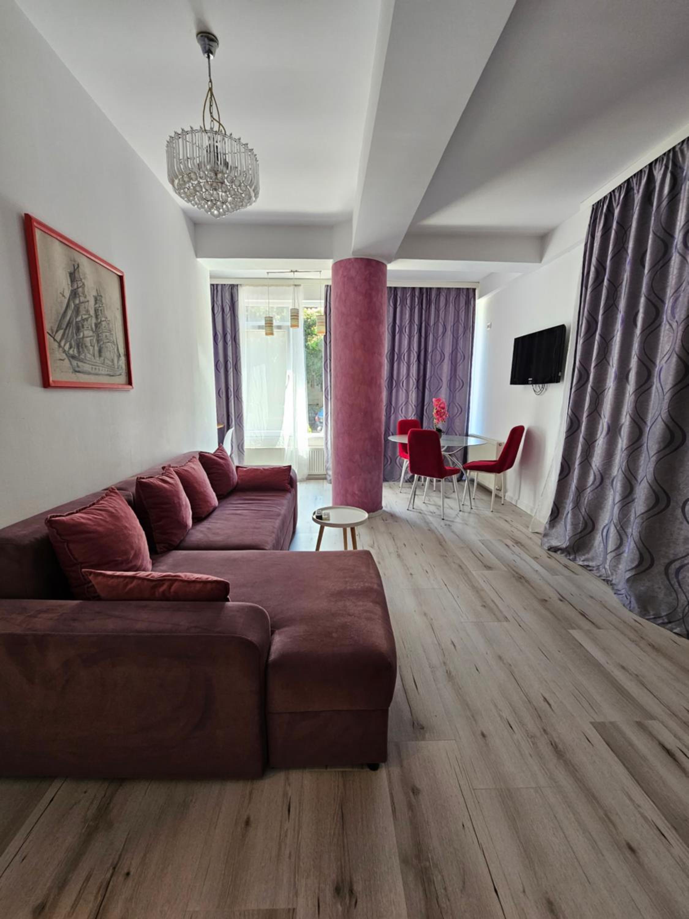One-Bedroom Apartment with Balcony photo 1