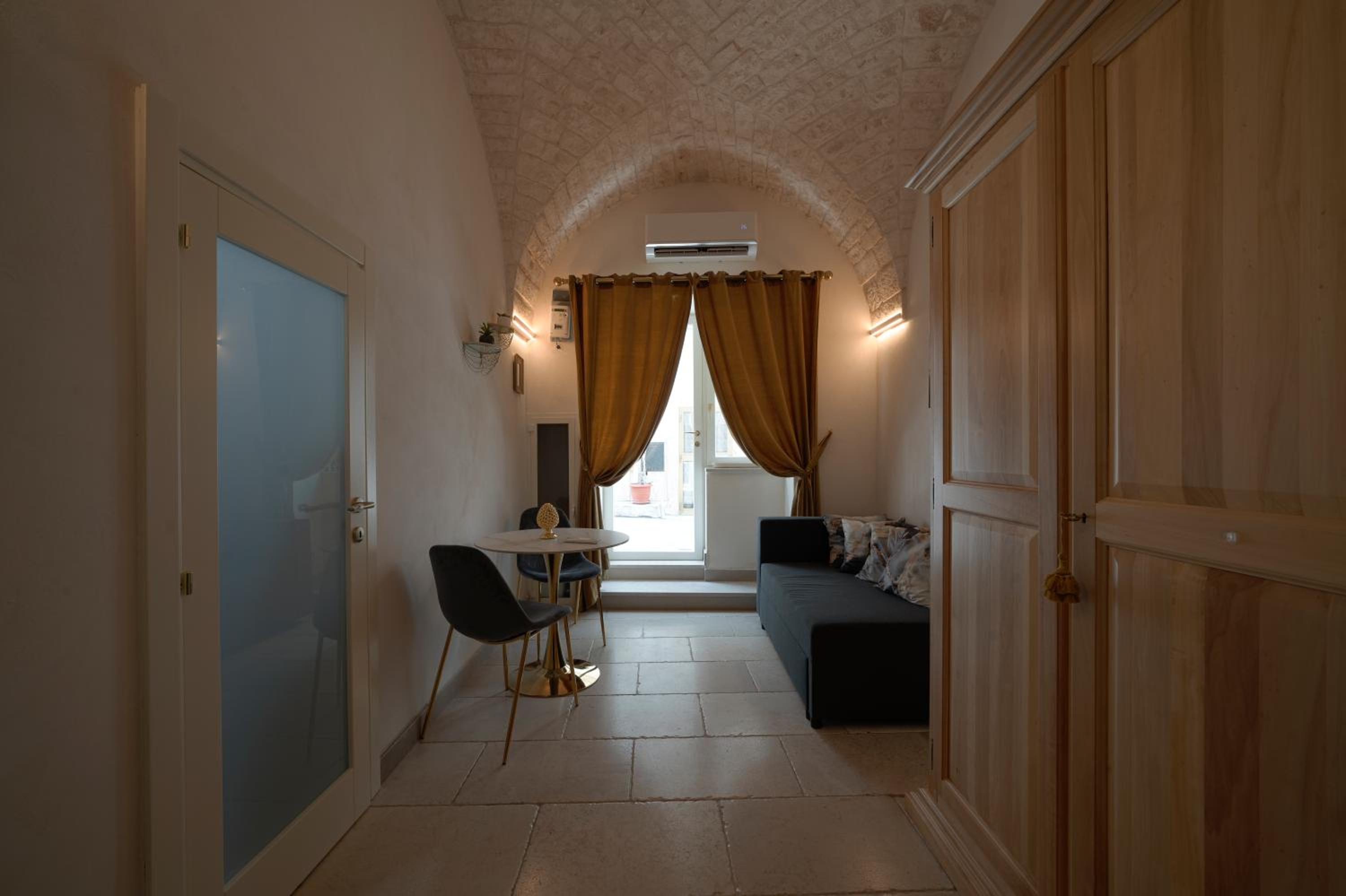 One-Bedroom House photo 2