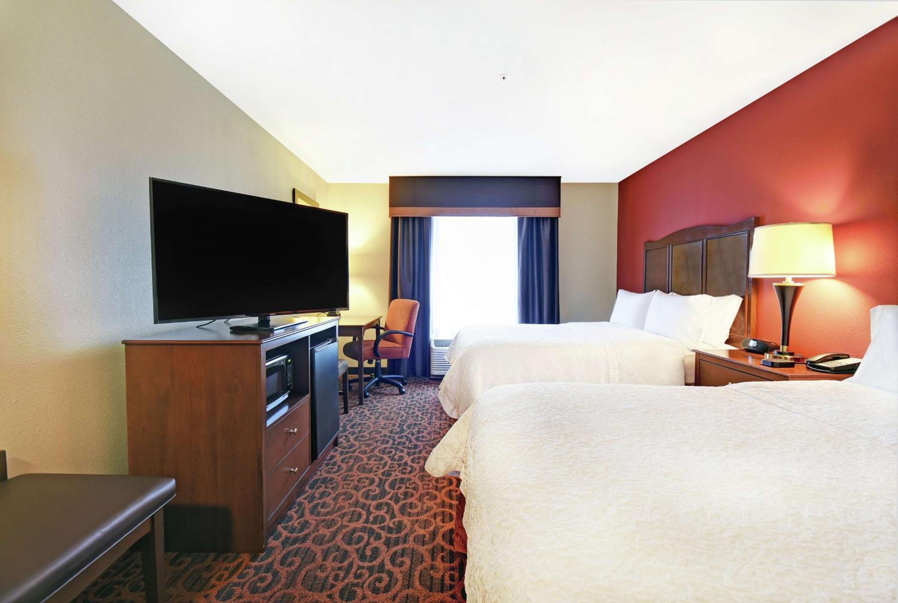Room with Two Queen Beds - Non-Smoking