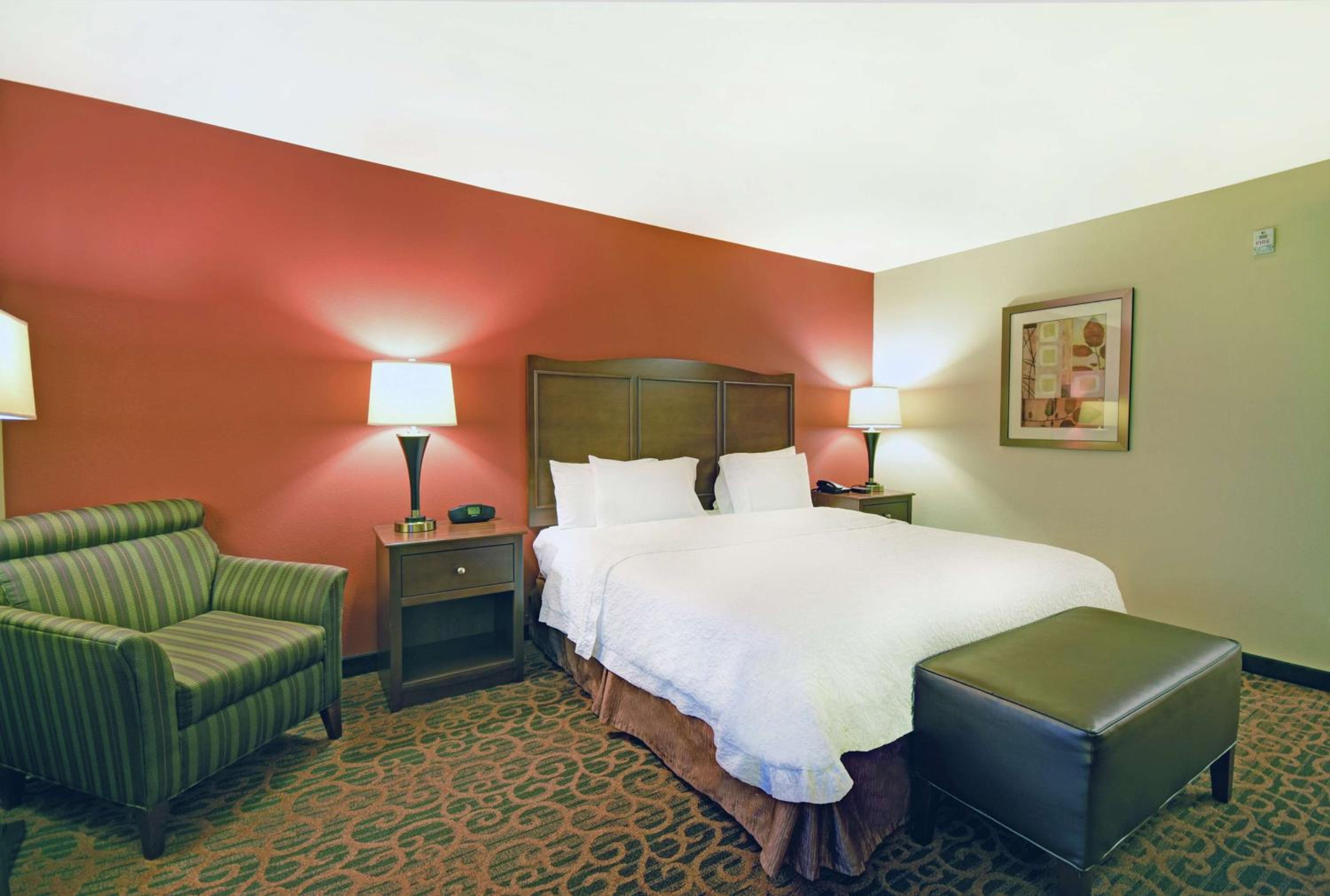 King Room with Accessible Tub - Mobility and Hearing Access/Non-Smoking photo 3