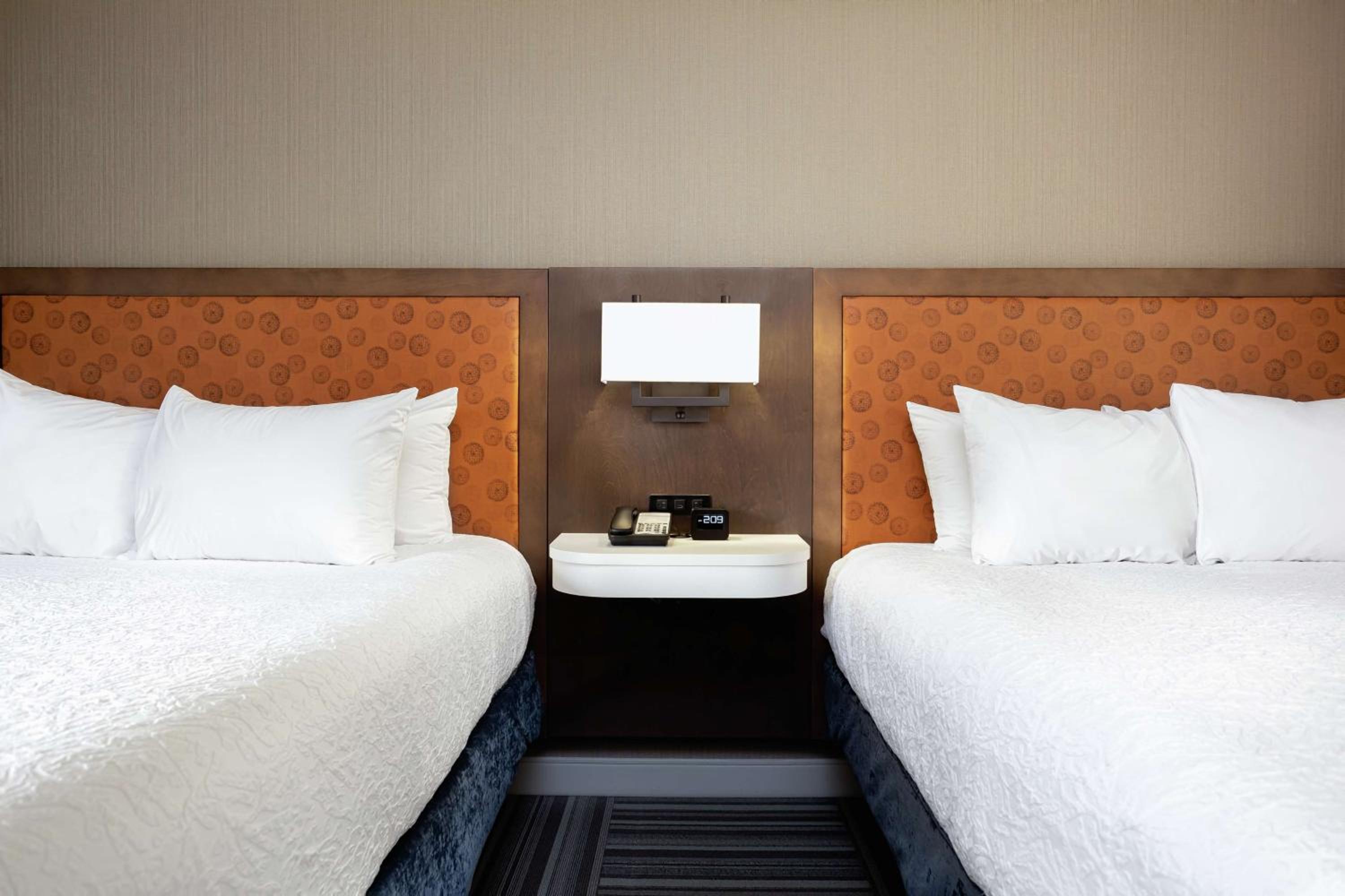 Room with Two Queen Beds - Non-Smoking - Photo 1