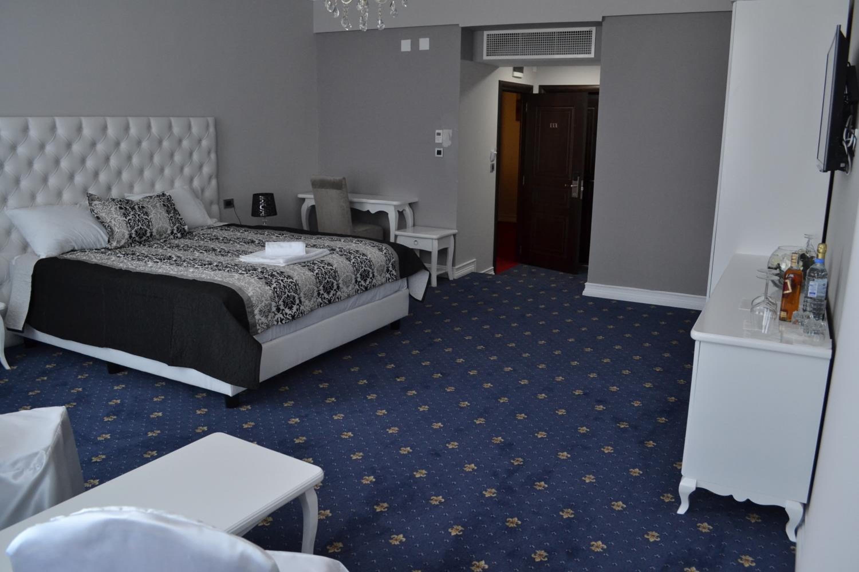Deluxe Suite photo 1