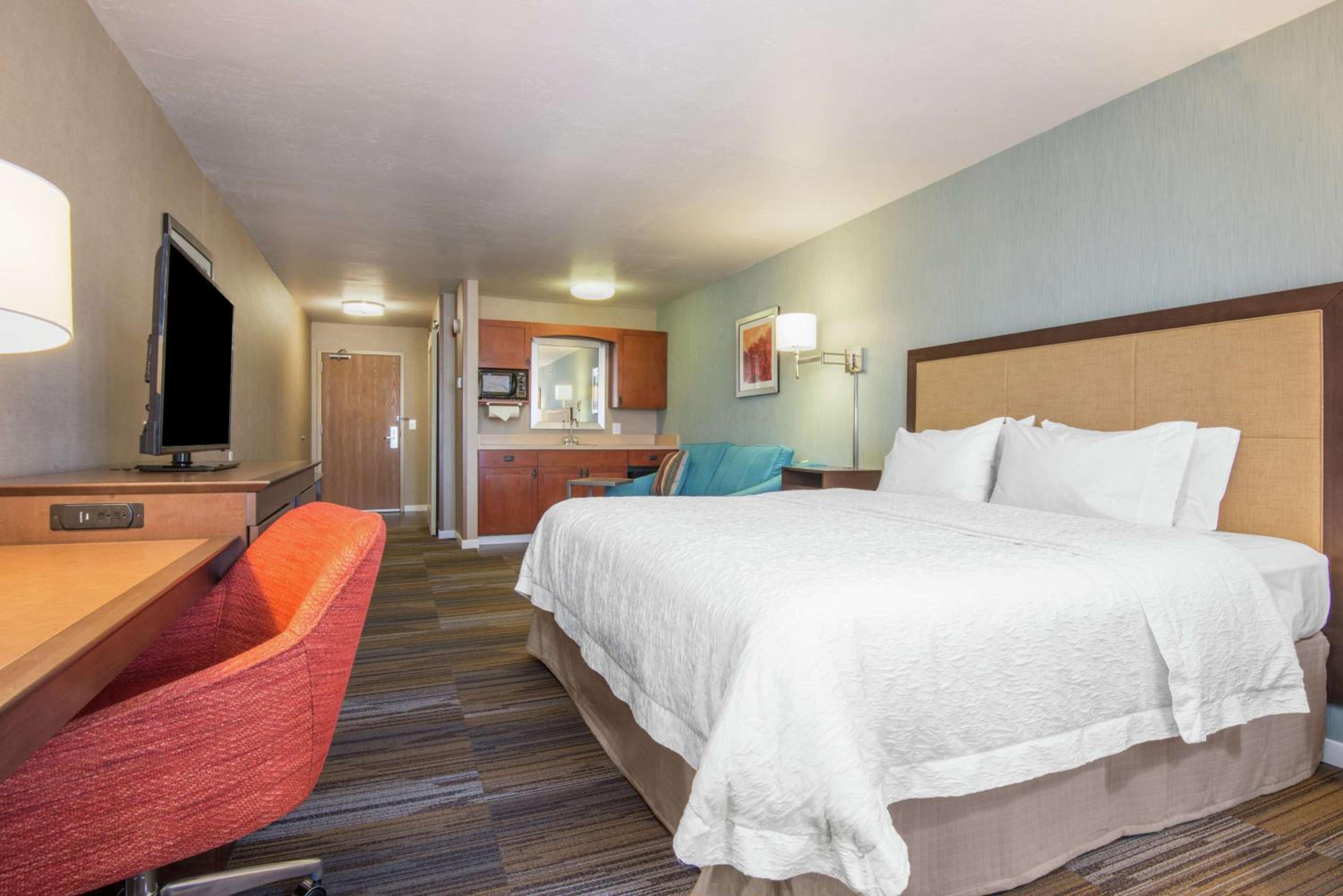 King Room with Sofa Bed - Hearing Accessible/Non-Smoking - Photo 2