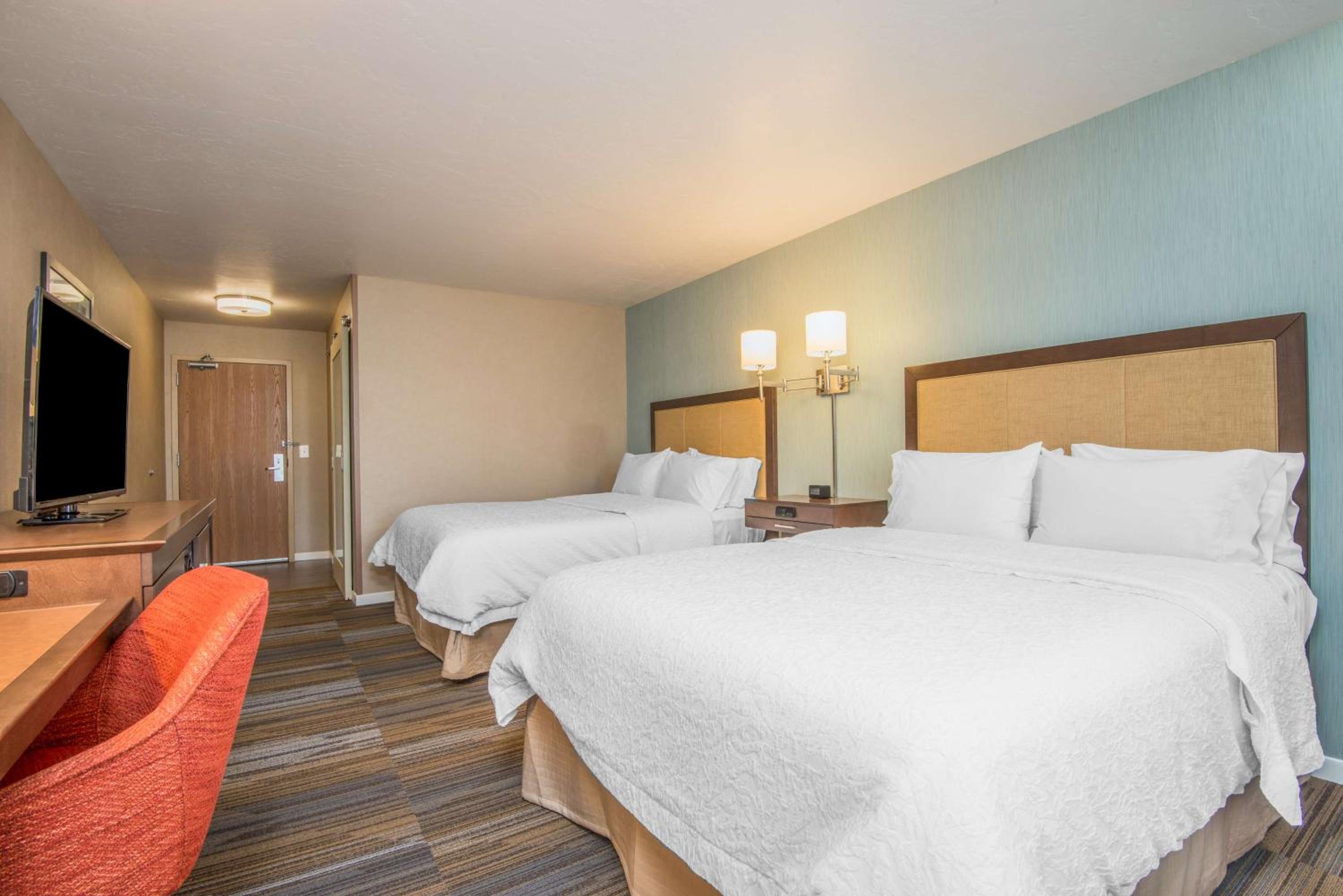 Room with Two Queen Beds - Non-Smoking - Photo 1