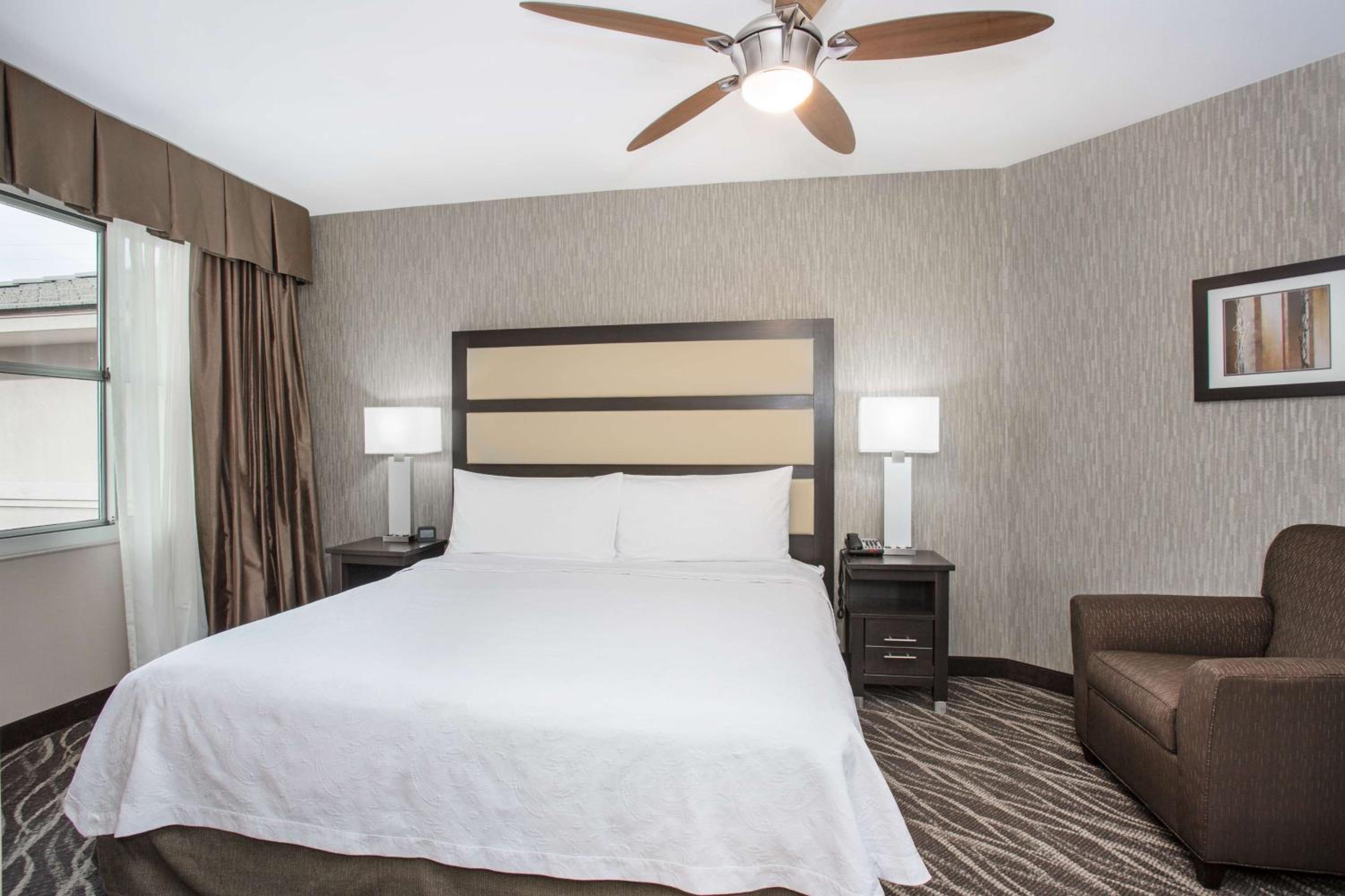 One-Bedroom King Suite - Non-Smoking - Photo 1