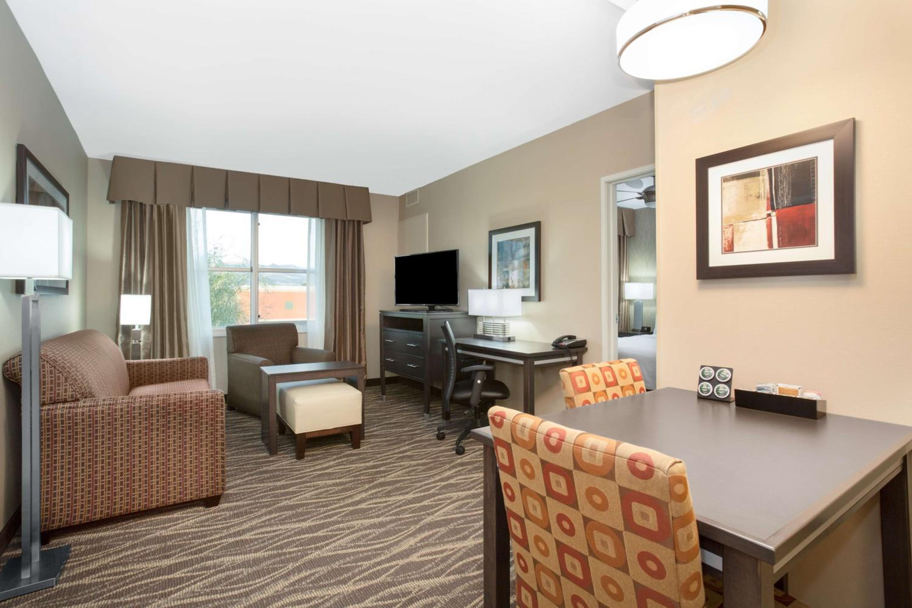 One-Bedroom King Suite - Non-Smoking - Photo 3