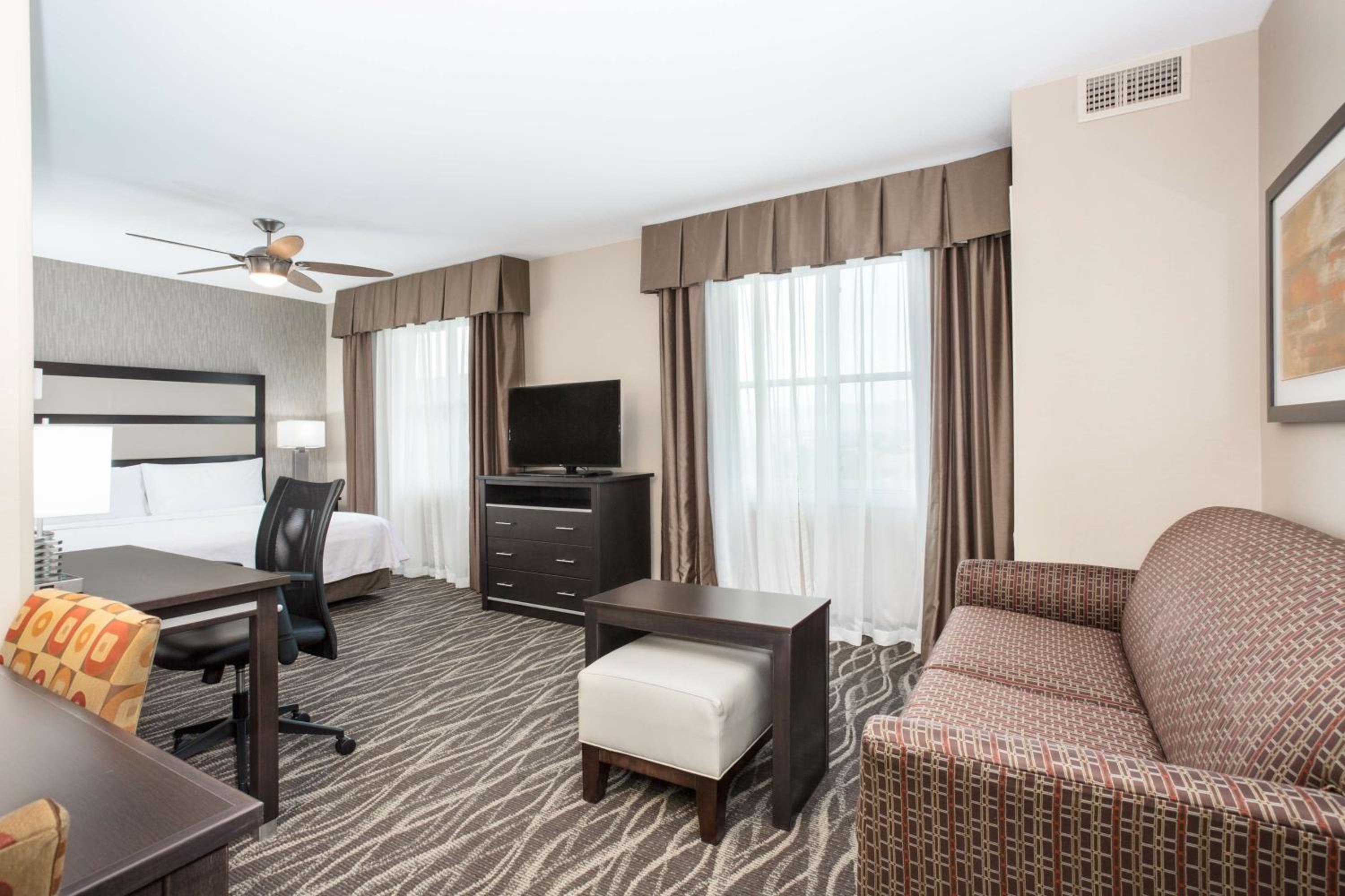 King Studio Suite - Non-Smoking - Photo 2