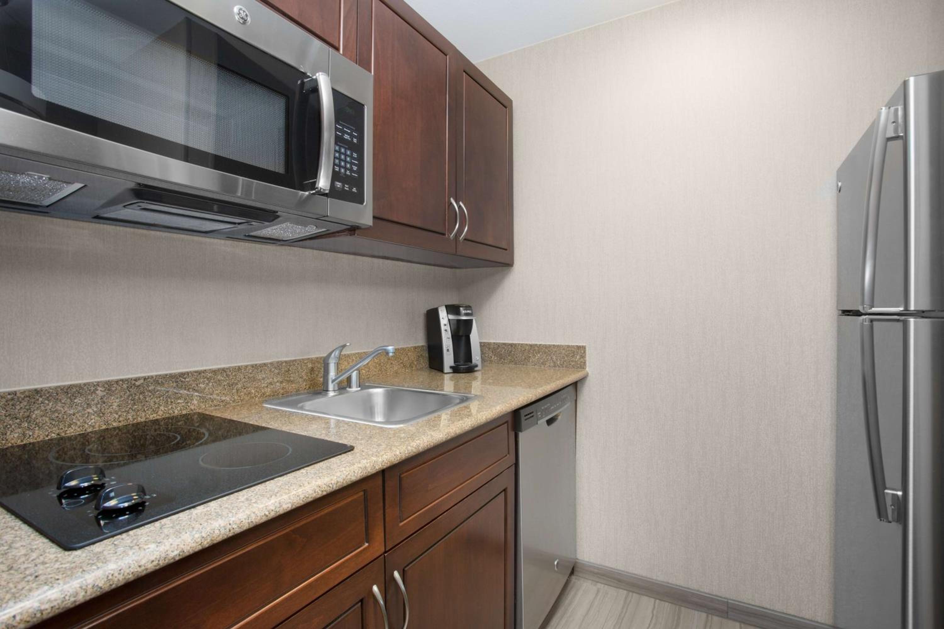 King Studio Suite - Non-Smoking - Photo 4