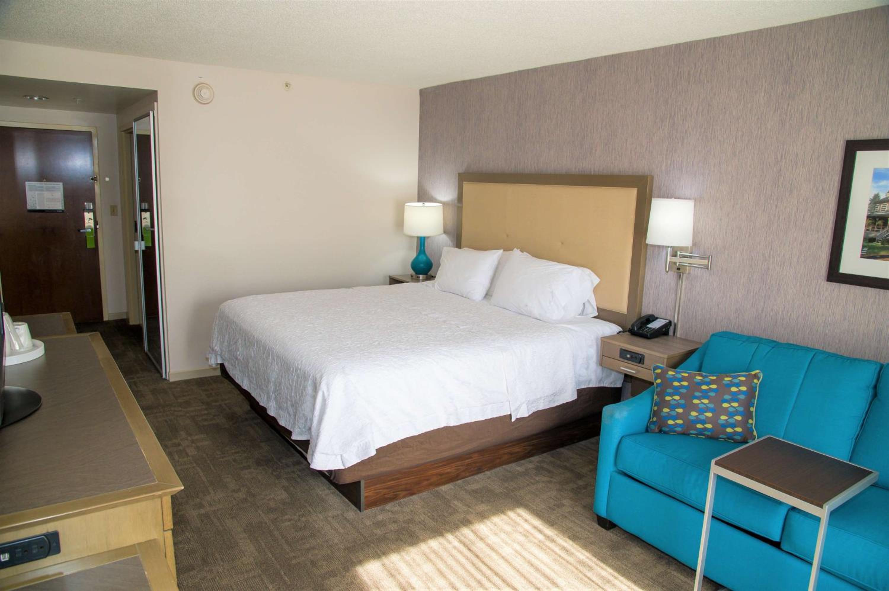 King Room - Non-Smoking - Photo 2