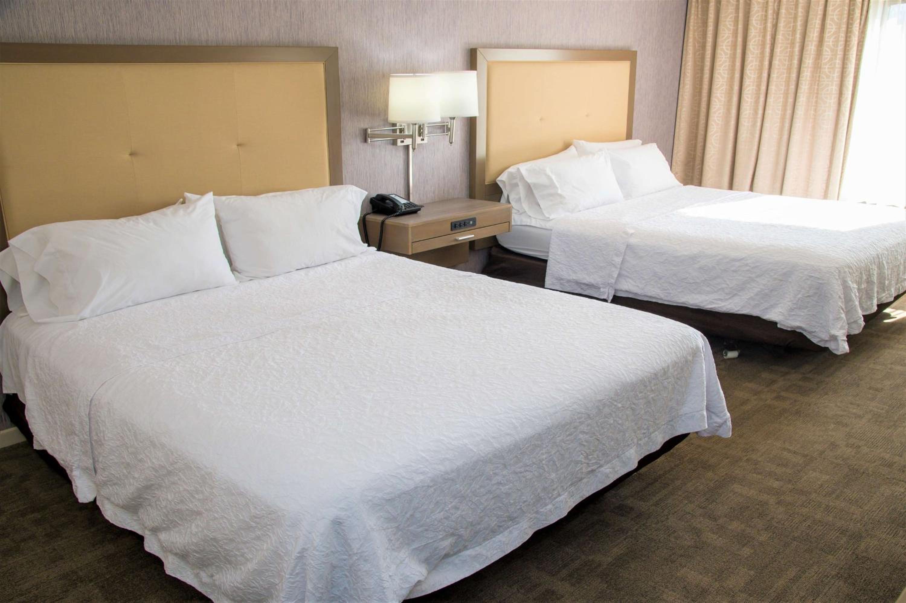 Room with Two Queen Beds - Non-Smoking - Photo 1