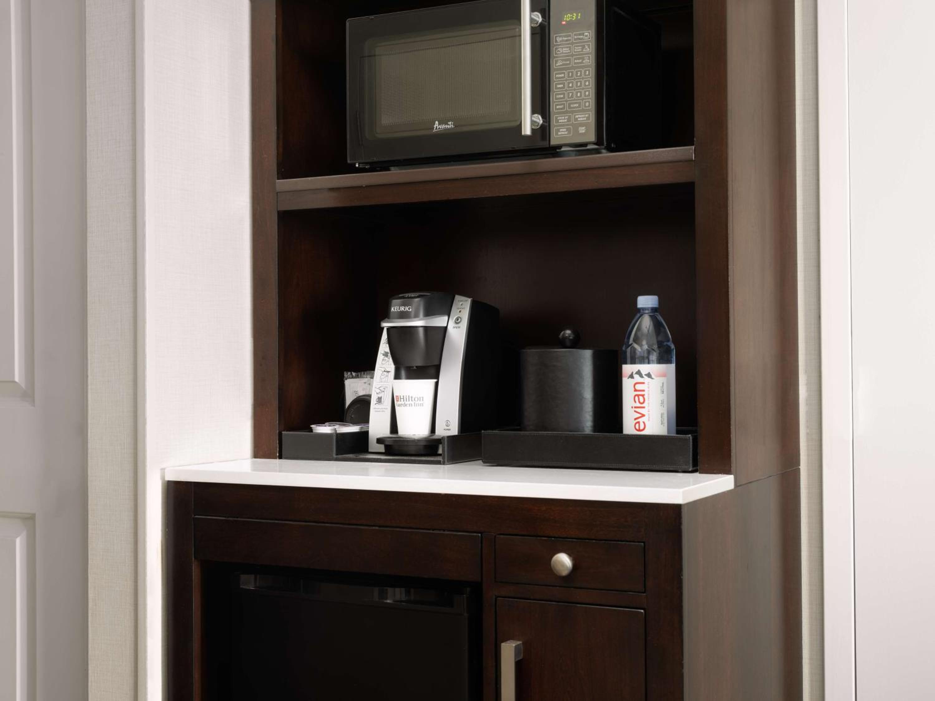 King Room with Tub - Mobility and Hearing Access photo 3