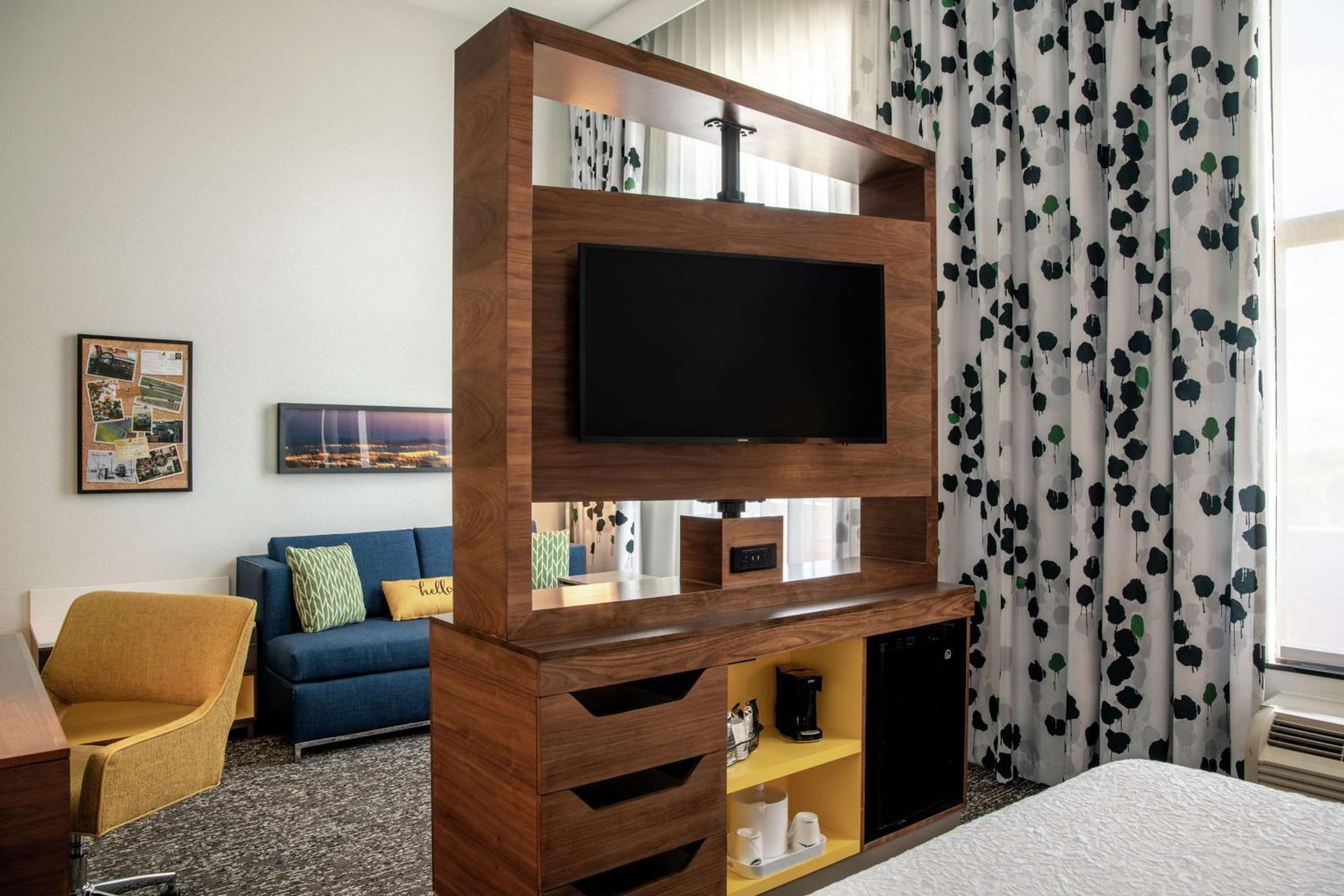 King Studio Suite - Mobility Access/Non-Smoking - Photo 1