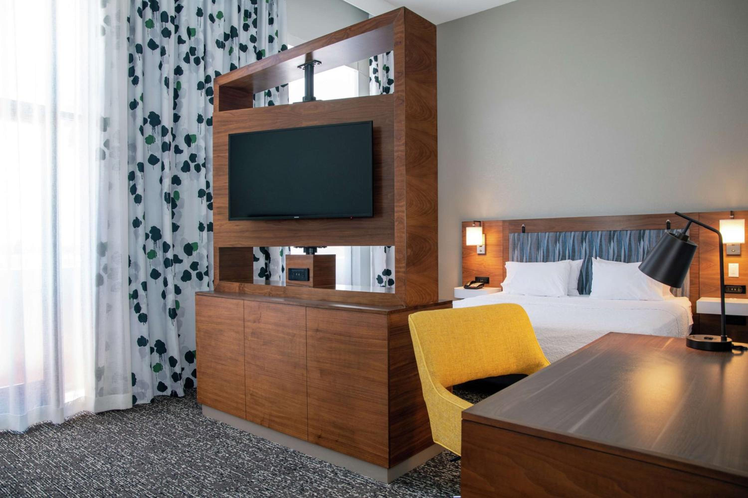 King Studio Suite - Mobility Access/Non-Smoking - Photo 3