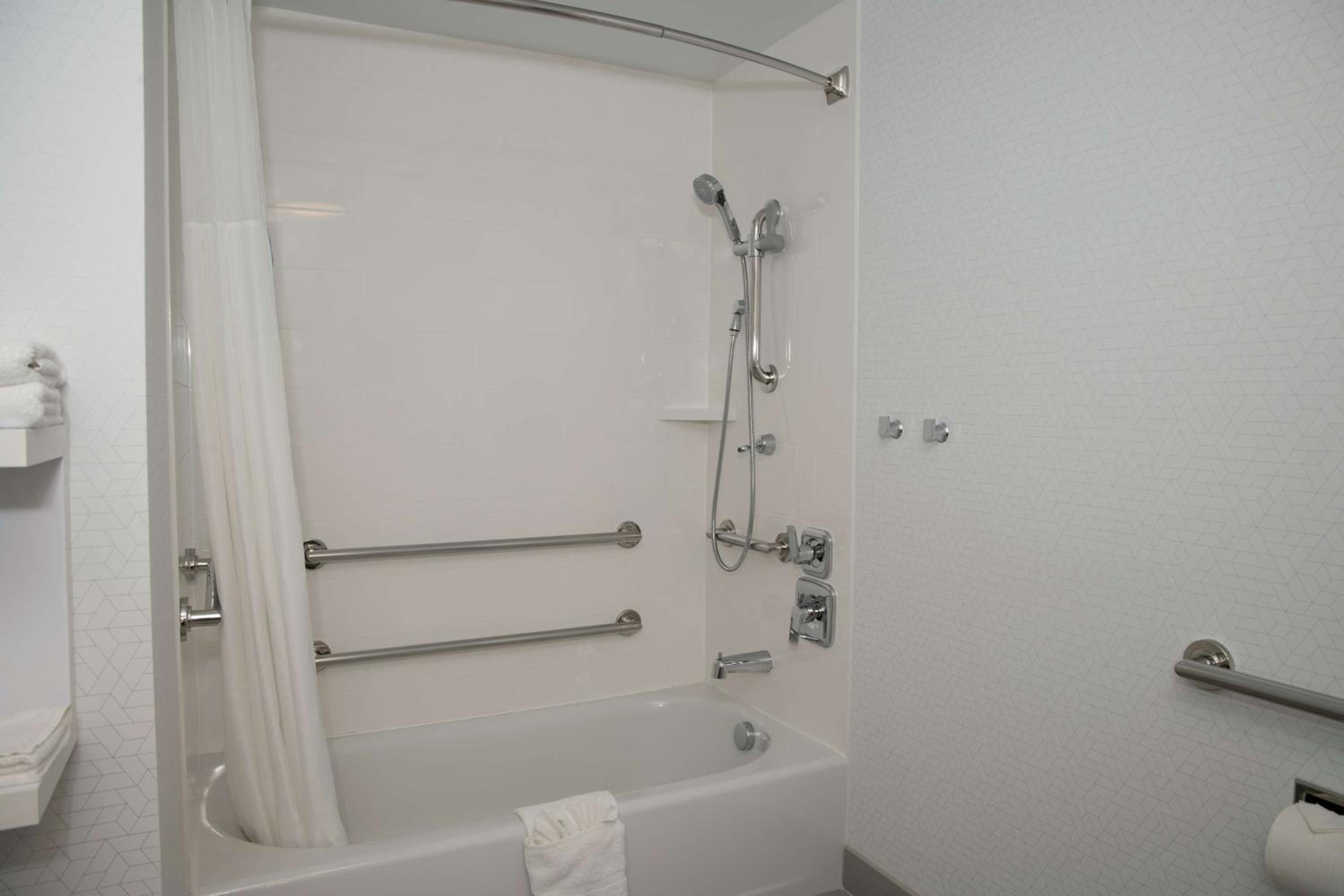 King Studio Suite - Mobility Access/Non-Smoking - Photo 6