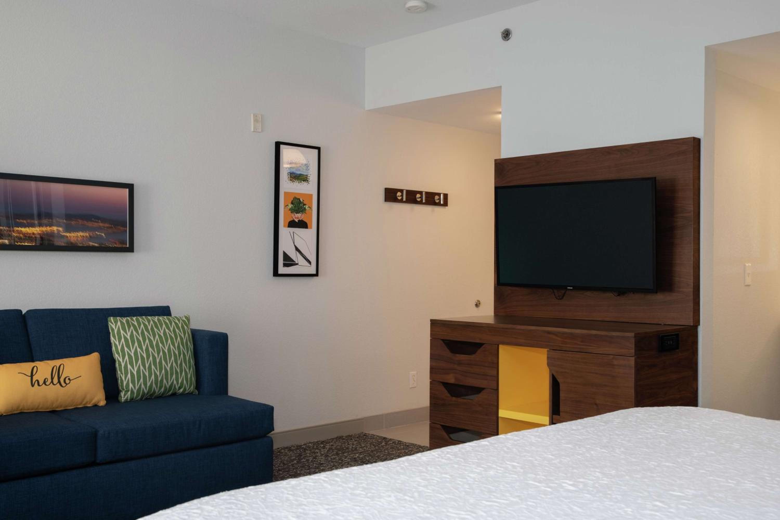 King Study Room - Non-Smoking - Photo 3