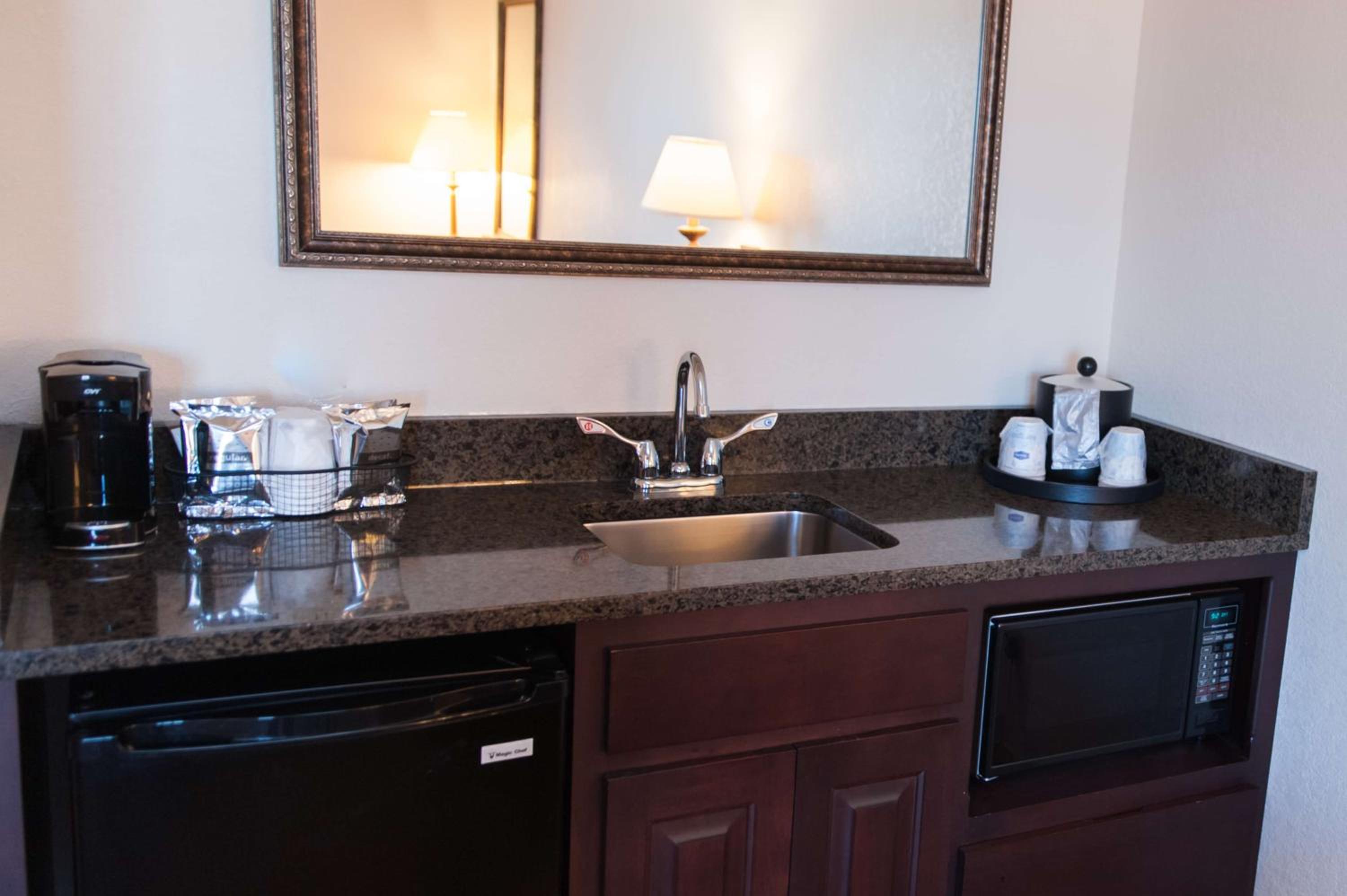 Two Queen Bed Two Bedroom Suite Ns photo 2