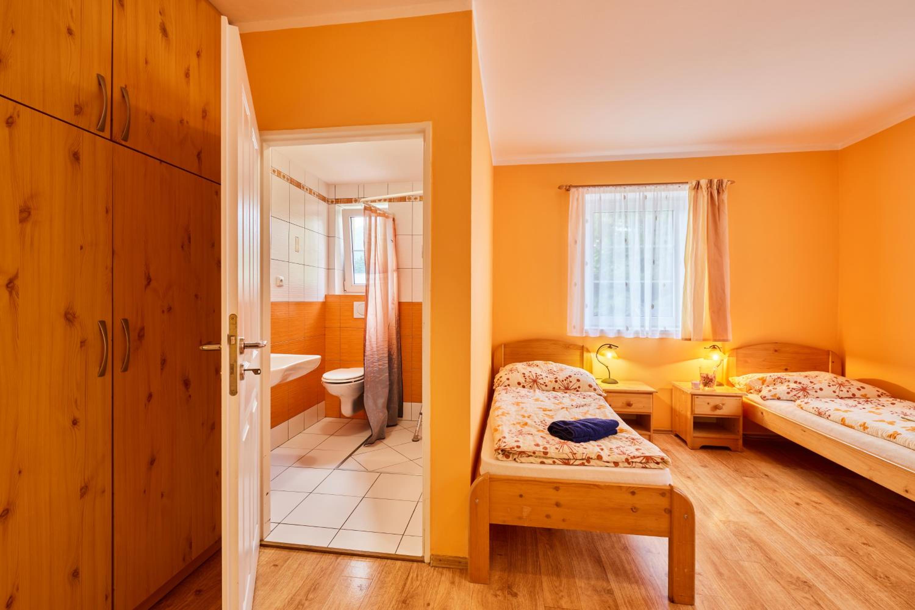 Quadruple Room - Disability Access photo 3