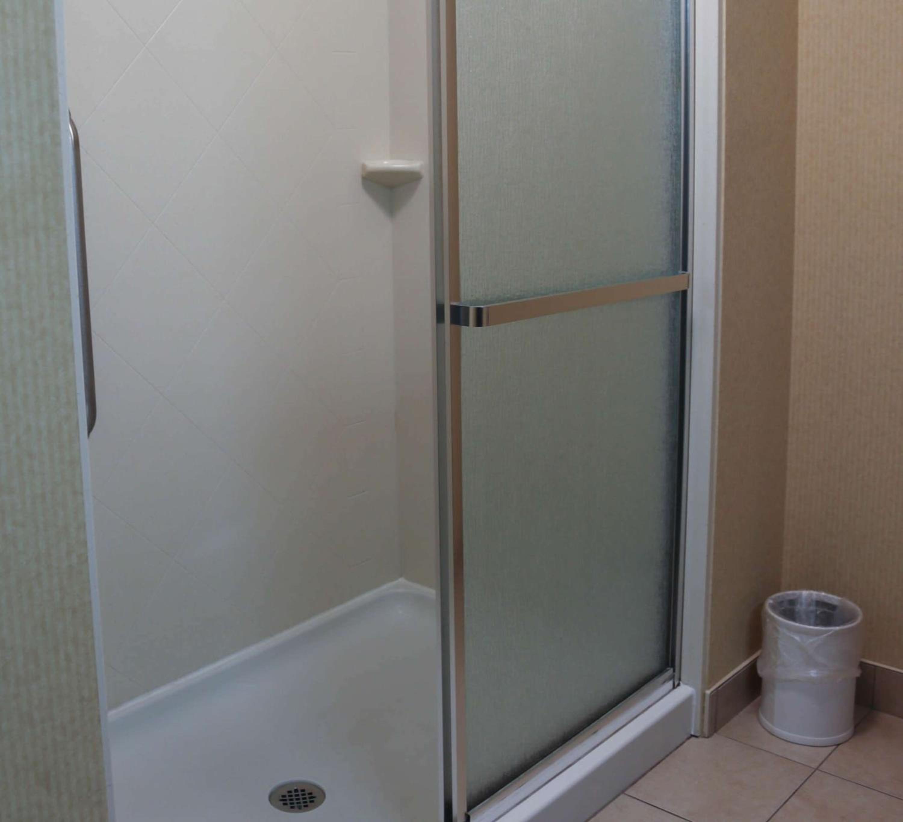 King Room with King Bed - Non-Smoking - Photo 2