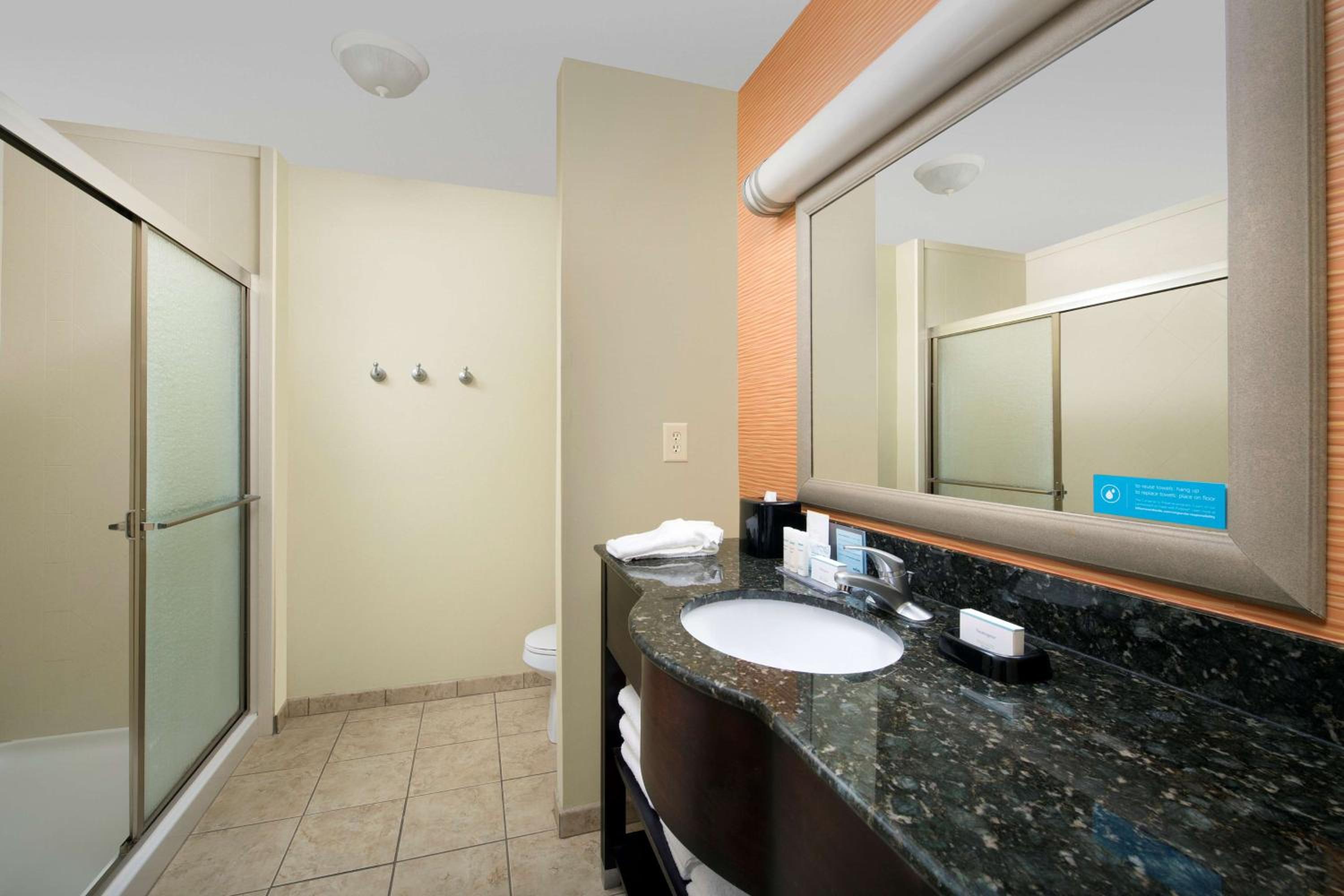 King Room - Non-Smoking - Photo 3
