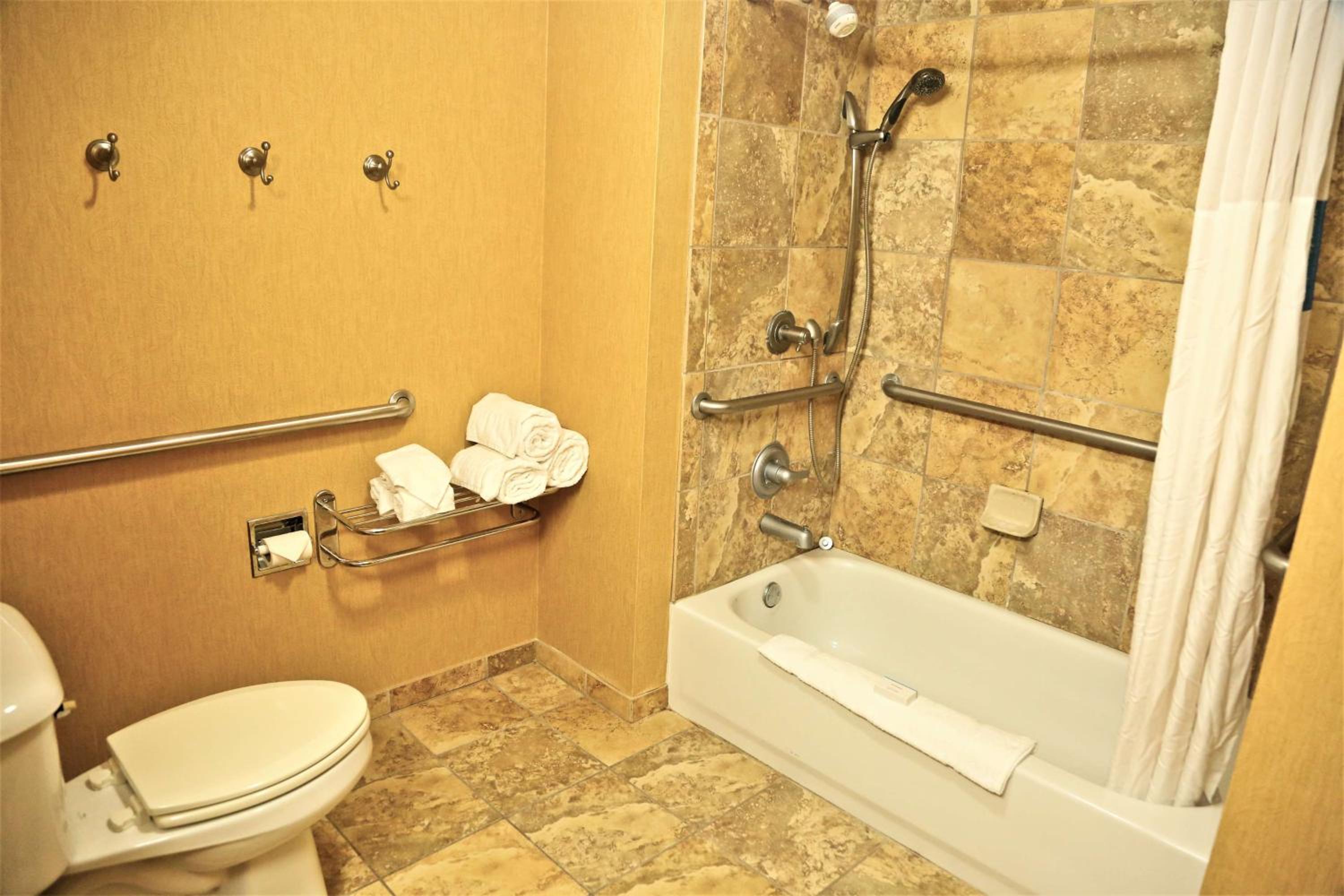 King Room with Accessible Tub - Mobility and Hearing Access/Non-Smoking photo 2